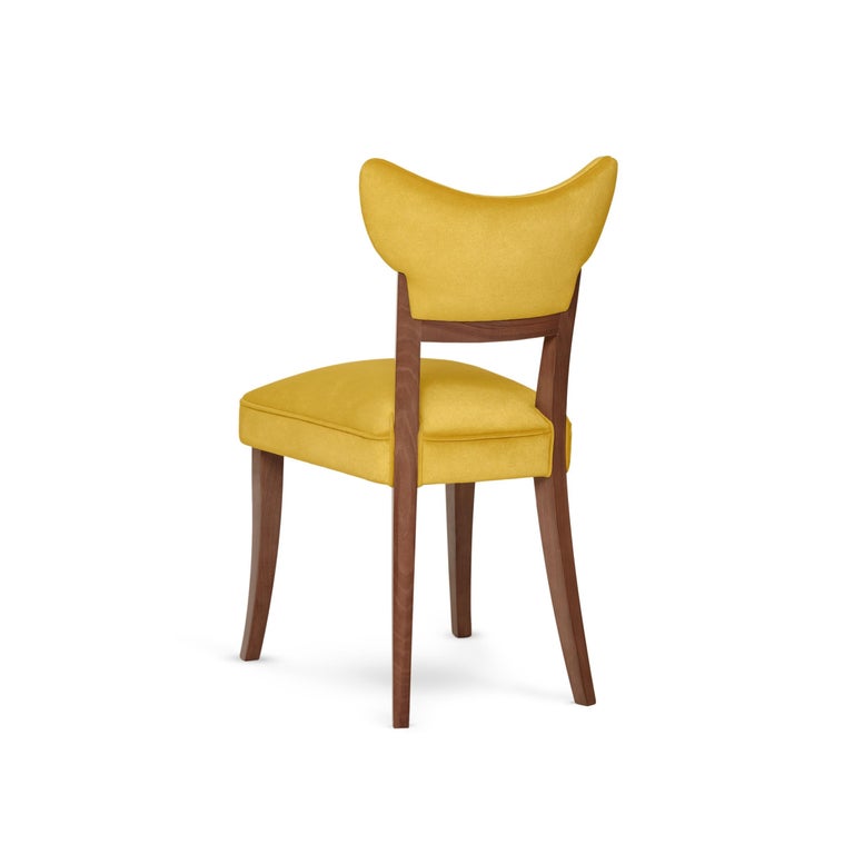 https://a.1stdibscdn.com/handcrafted-velvet-dining-chair-in-retro-silhouette-for-sale-picture-6/f_27693/f_330814721677786721800/151117_MUNNA_FRANCOISE_CHAIR_03_master.jpg?width=768