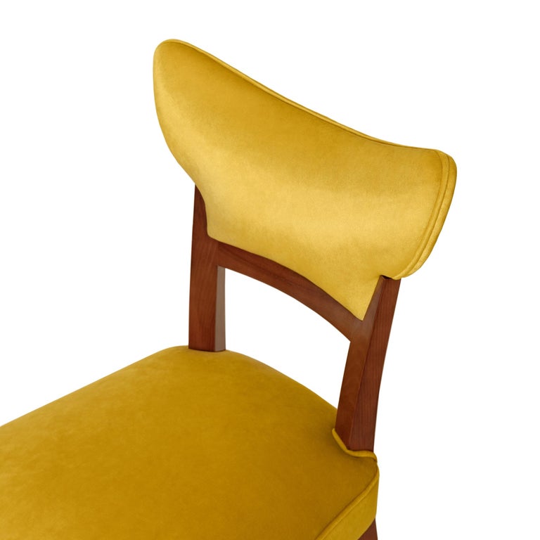 https://a.1stdibscdn.com/handcrafted-velvet-dining-chair-in-retro-silhouette-for-sale-picture-7/f_27693/f_330814721677786734653/151117_MUNNA_FRANCOISE_CHAIR_04_master.jpg?width=768
