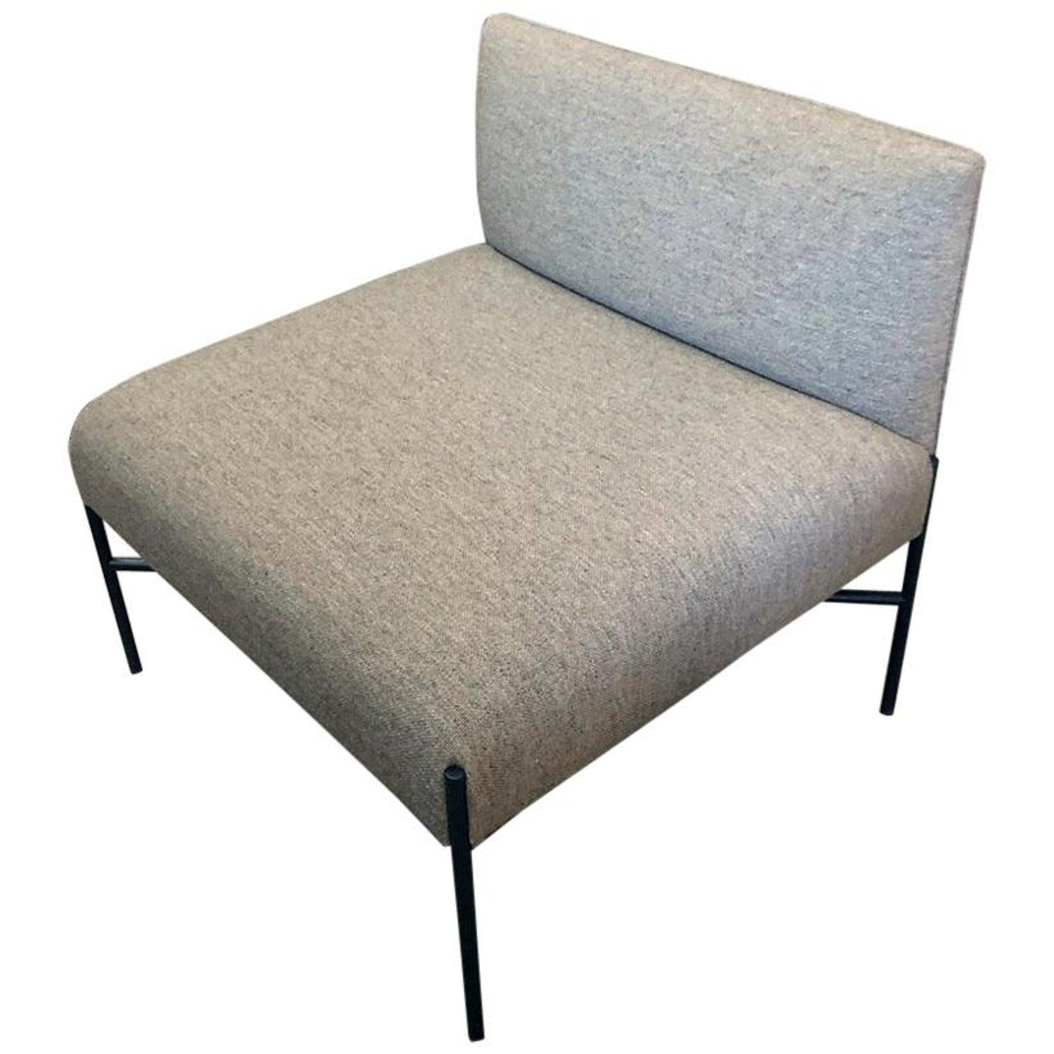 https://a.1stdibscdn.com/tacchini-chill-out-armchair-designed-by-gordon-guillaumier-for-sale-picture-7/f_44652/f_216323821606845873187/15270031_master_master.jpeg