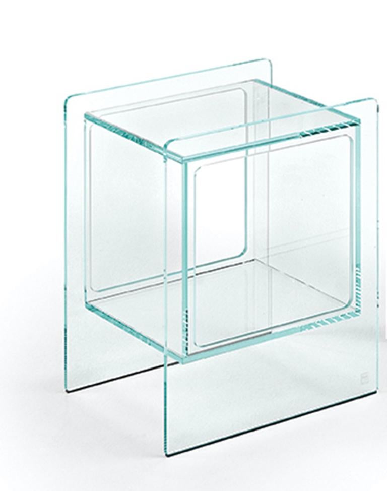 https://a.1stdibscdn.com/fiam-magique-cubo-mqc-3834-bedside-table-with-cube-in-glass-by-studio-klass-for-sale-picture-4/12330573/f_188574721587974908904/15391826664_5546_master.jpg