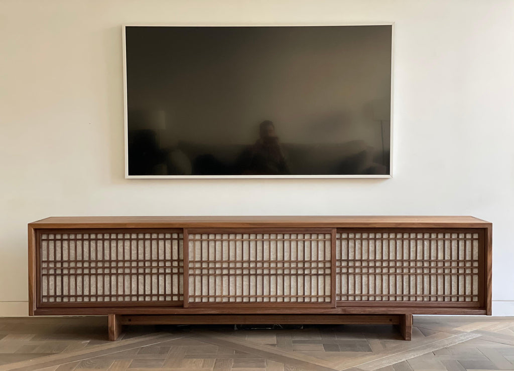 https://a.1stdibscdn.com/walnut-media-console-room-divider-with-sliding-shoji-doors-for-sale-picture-2/f_45782/f_227077621614352123559/1566EA5B_CD3C_4E8D_B871_370C585409D6_master.jpeg