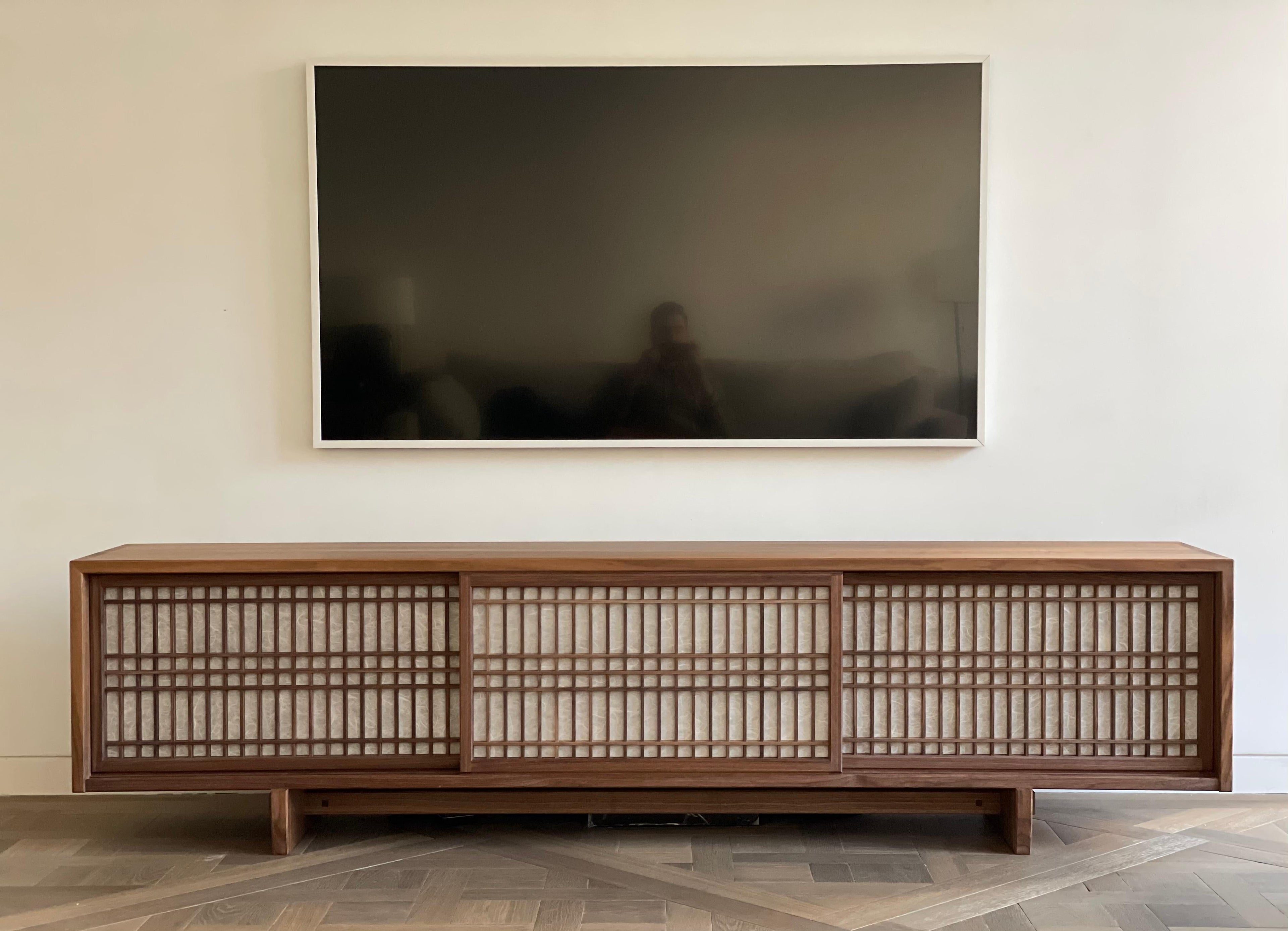 https://a.1stdibscdn.com/walnut-media-console-room-divider-with-sliding-shoji-doors-for-sale-picture-2/f_45782/f_227077621614352123559/1566EA5B_CD3C_4E8D_B871_370C585409D6_master.jpeg