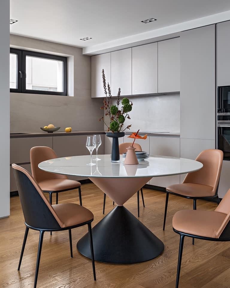 https://a.1stdibscdn.com/contemporary-dining-table-with-two-colored-metal-base-for-sale-picture-7/f_27693/f_303952421662992788056/158690696_10221735134101961_6448866041510131037_n_master.jpg