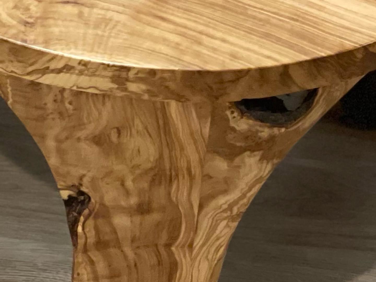 https://a.1stdibscdn.com/handcrafted-round-nesting-coffee-tables-in-natural-wood-for-sale-picture-2/f_102222/f_431716421736975896848/15995AF3_35FB_4981_83B4_13E9F82823EF_master.JPG