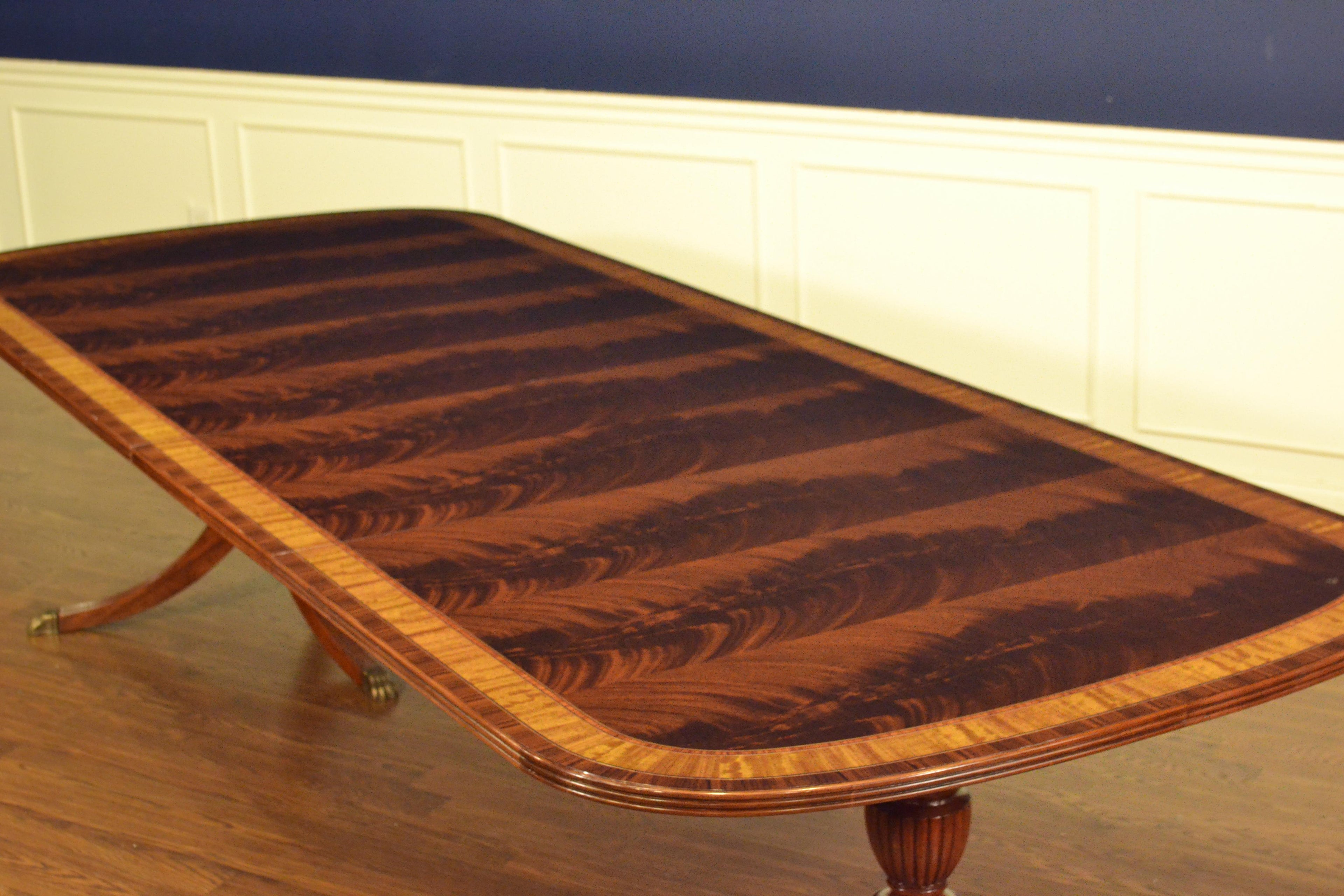 https://a.1stdibscdn.com/traditional-mahogany-georgian-style-dining-table-by-leighton-hall-for-sale-picture-5/f_44162/f_146260511557182827348/159_master.JPG