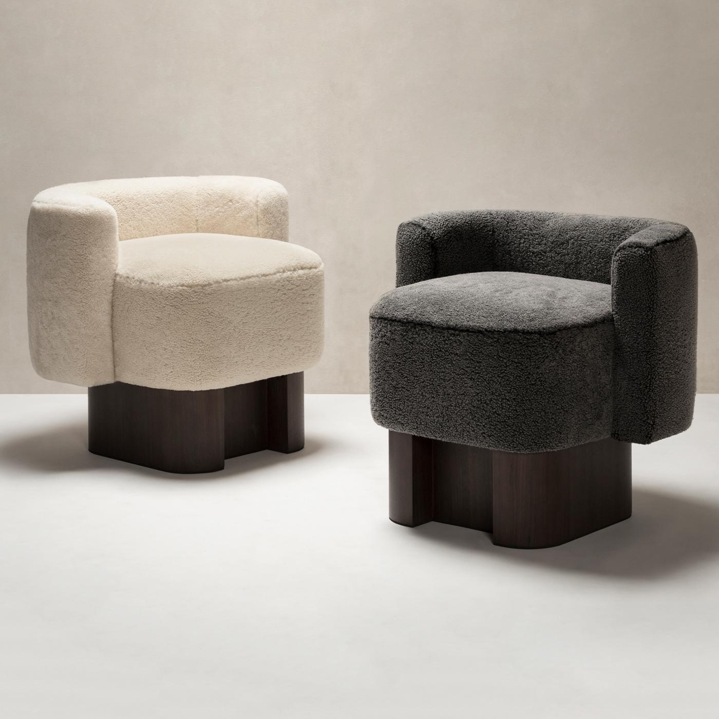 https://a.1stdibscdn.com/lloyd-armchair-white-by-giobagnara-for-sale-picture-3/f_17062/f_439696421741604368161/1621845168811_RASTNY_0081_Lloyd_shearling_Armchairs_01_master.jpg