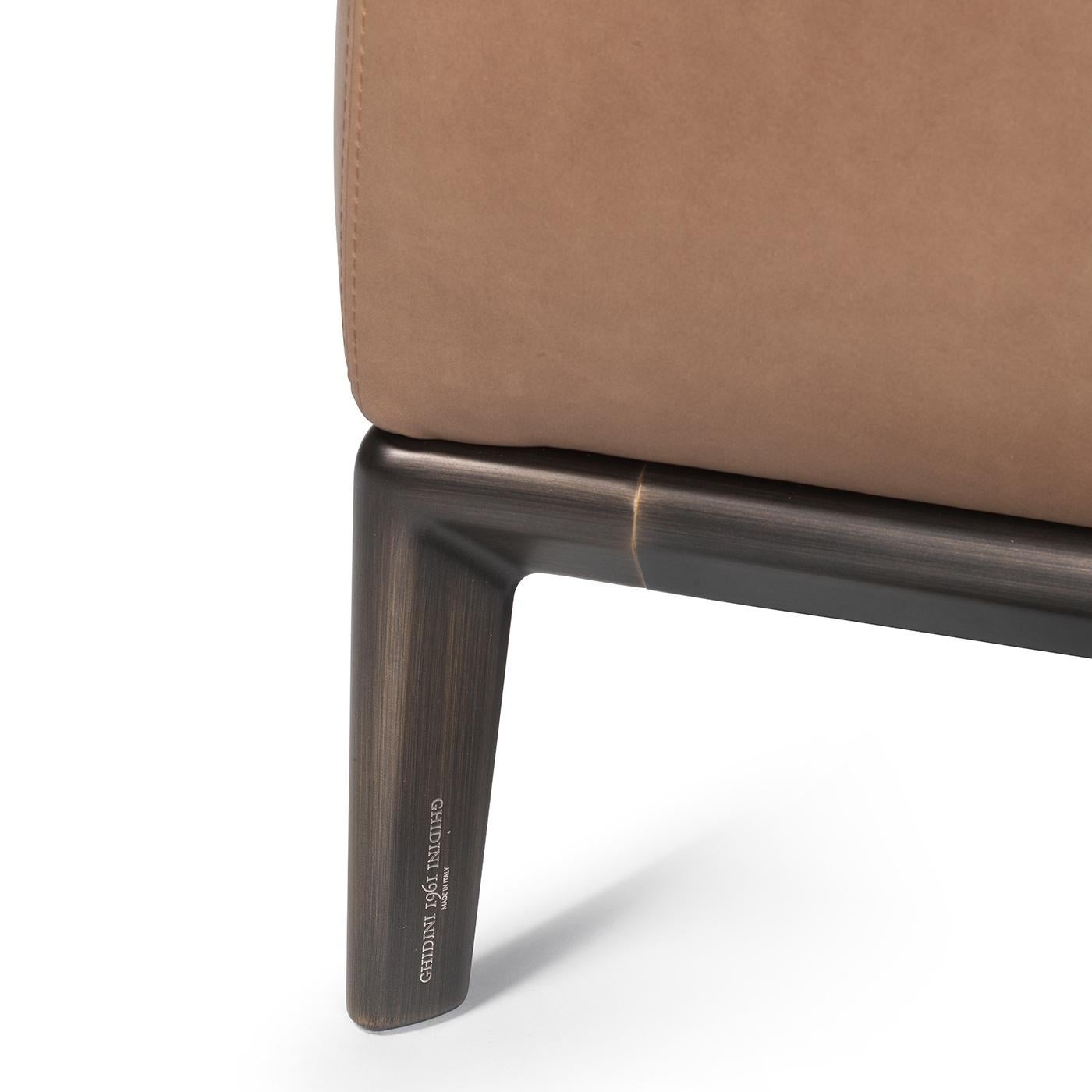 https://a.1stdibscdn.com/milo-brown-leather-sofa-by-stefano-giovannoni-for-sale-picture-2/f_17062/f_346818621686298298567/1625645209442_RASTNY_0047_SG208BB102_20g_master.jpg