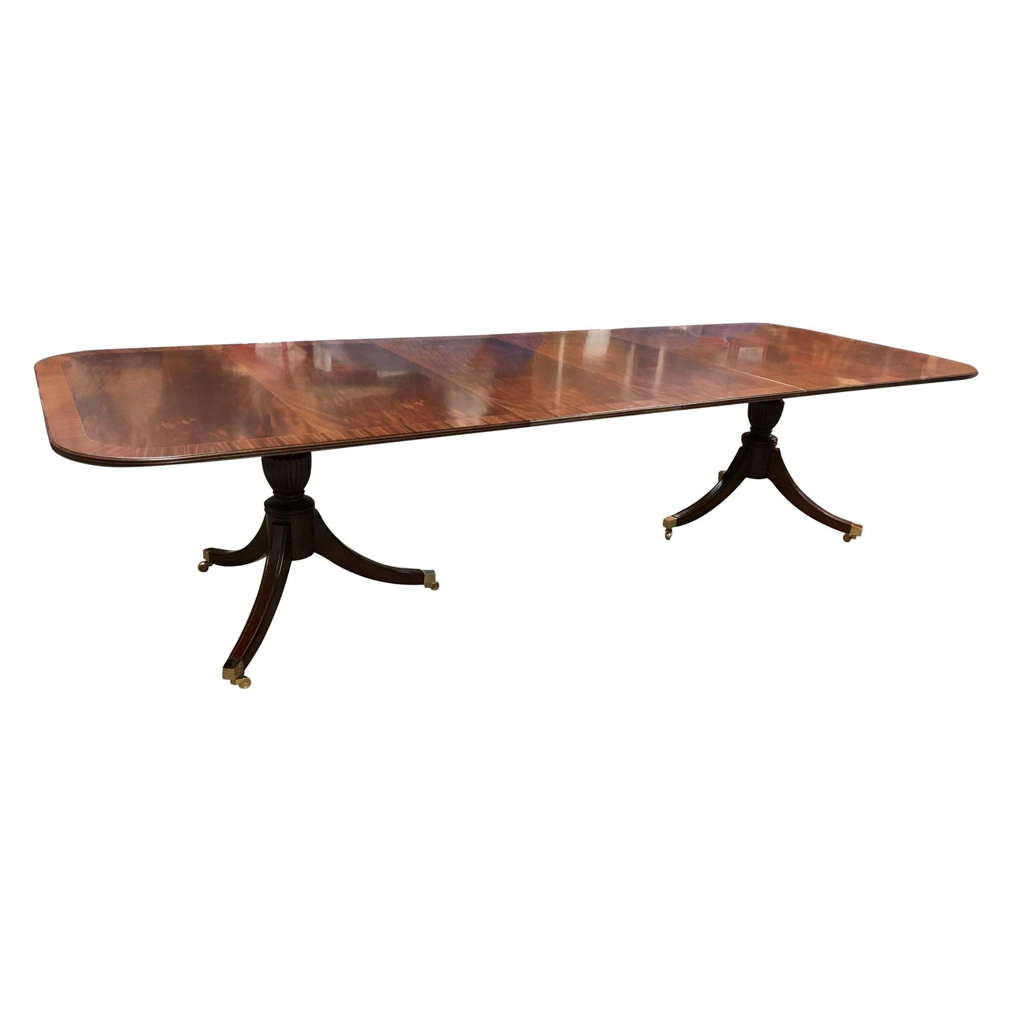https://a.1stdibscdn.com/traditional-georgian-style-mahogany-dining-table-by-leighton-hall-for-sale/1121189/f_163219721570112595705/16321972_master.jpeg