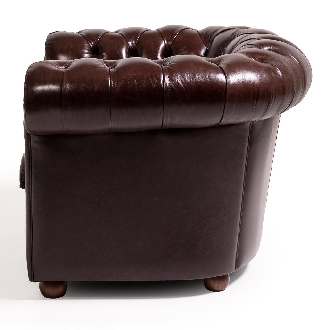https://a.1stdibscdn.com/chesterfield-brown-leather-armchair-for-sale-picture-3/f_17062/f_283498721650624634062/1644507879788_ARTSNY_0018_DSC07841_master.jpg