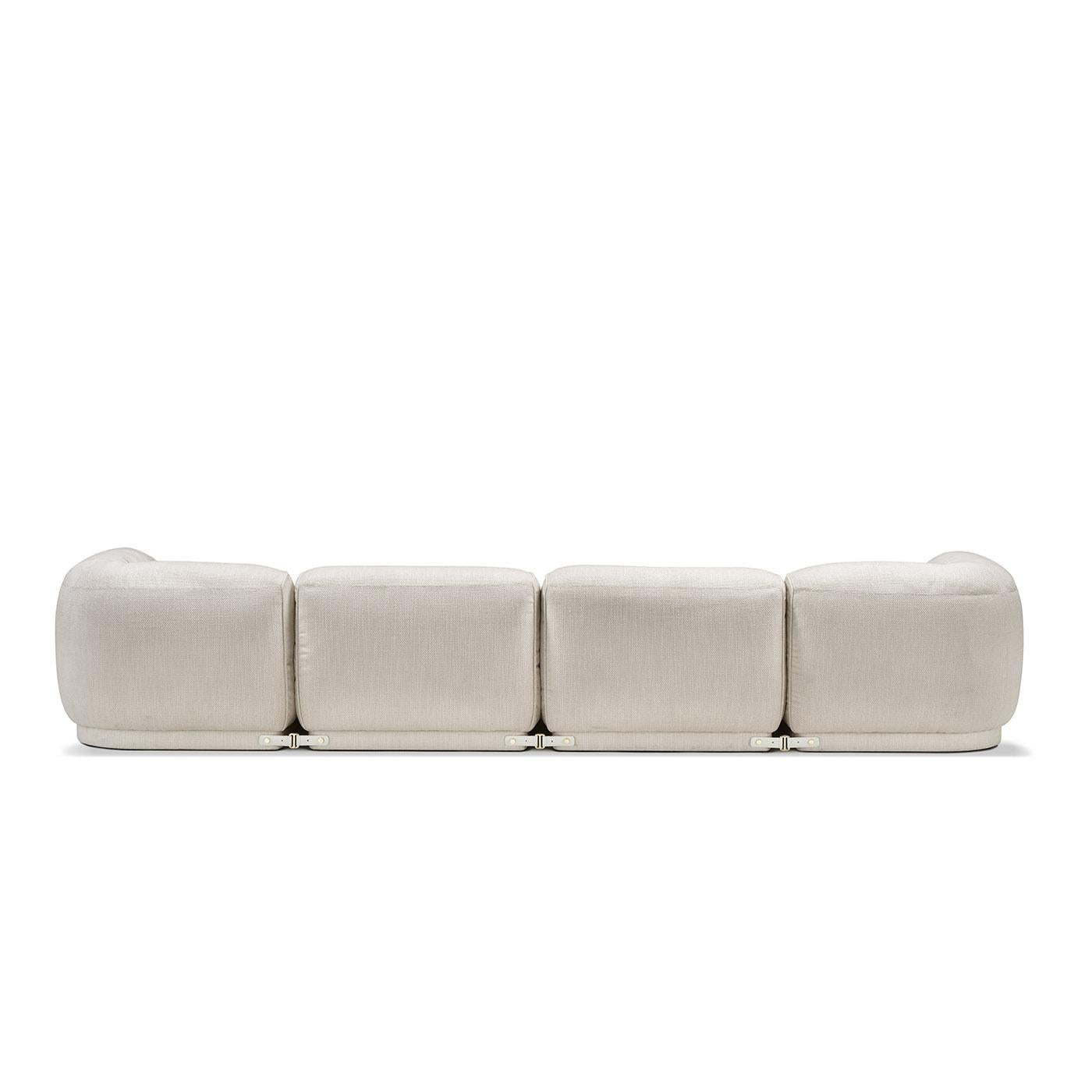 https://a.1stdibscdn.com/leisure-4-seater-white-sofa-by-lorenza-bozzoli-by-ghidini-1961-for-sale-picture-5/f_17062/f_447828421745834422746/1657624005330_TRRENY_0081_LB209XX104_20B_master.jpg