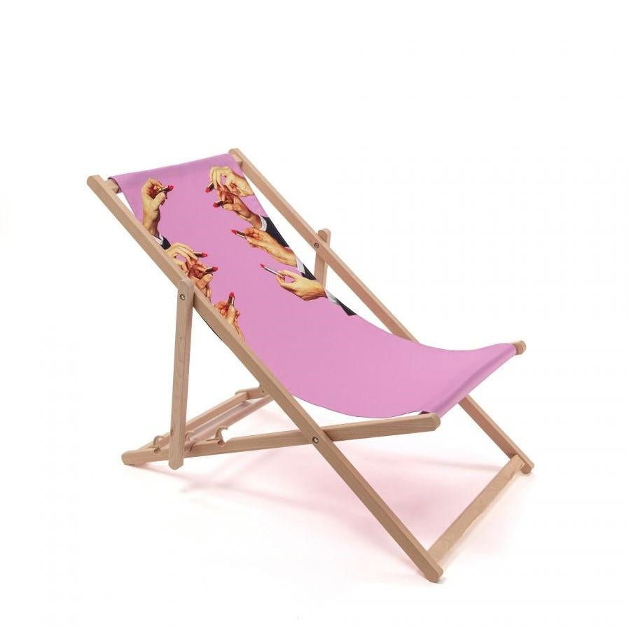 https://a.1stdibscdn.com/deck-chair-for-sale-picture-5/f_8922/f_300462821660845144242/16685_toiletpaper_deckchair_lipstick_1_master.jpg