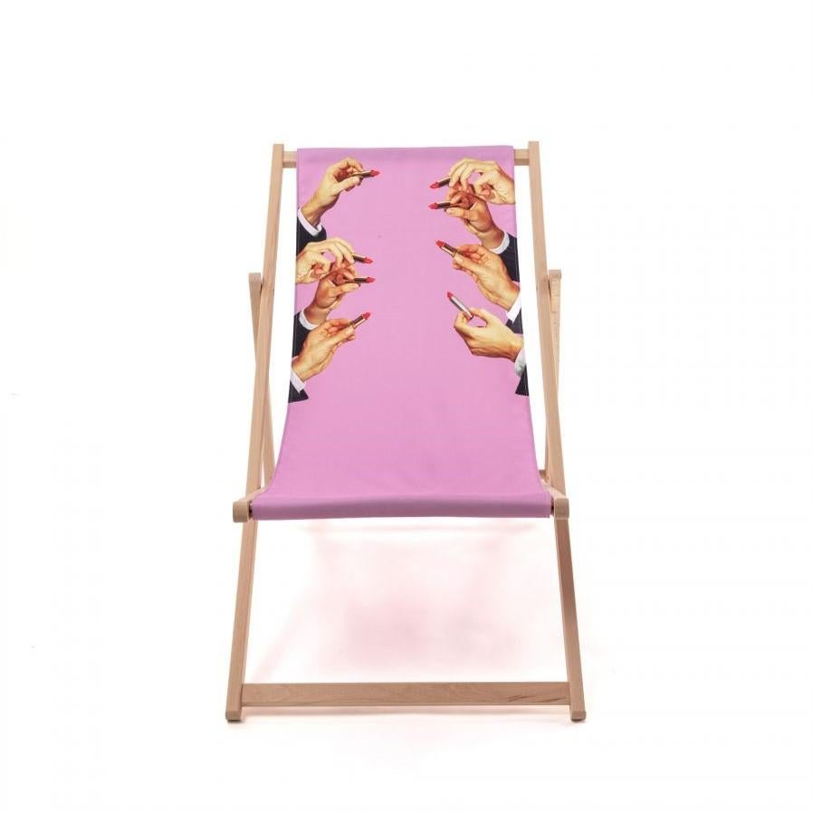 https://a.1stdibscdn.com/deck-chair-for-sale-picture-6/f_8922/f_300462821660845144205/16685_toiletpaper_deckchair_lipstick_2_2__master.jpg