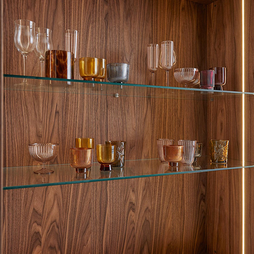 https://a.1stdibscdn.com/york-display-cabinet-by-modesign-for-sale-picture-4/f_17062/f_452301021748525047891/1671814098523_TARTNY_0013_mod32_20copia_master.jpg