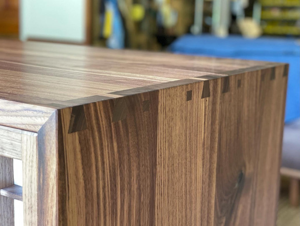 https://a.1stdibscdn.com/walnut-media-cabinet-room-divider-with-shoji-doors-for-sale-picture-8/f_45782/f_291309321655341948334/16734B8C_386E_49A5_8ACA_17C6DAC8FDCB_master.jpeg
