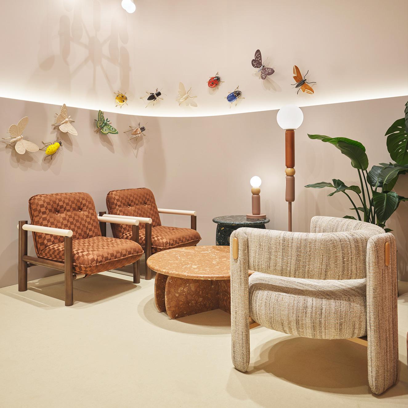 https://a.1stdibscdn.com/choux-armchair-with-bayes-sunset-fabric-and-natural-wood-applications-for-sale-picture-3/f_40973/f_332848821736961973479/1674651534088_4_2_master.jpg