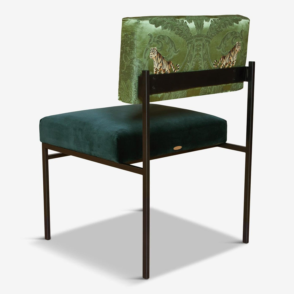 https://a.1stdibscdn.com/aurea-green-jungle-dining-chair-for-sale-picture-2/f_17062/f_327020721676029161104/1675346584003_TRTRNY_0042_Copie_20de_20Biosofa_20Aurea_20sustainable_20dining_20chair_20IMG_0815_a_master.jpg