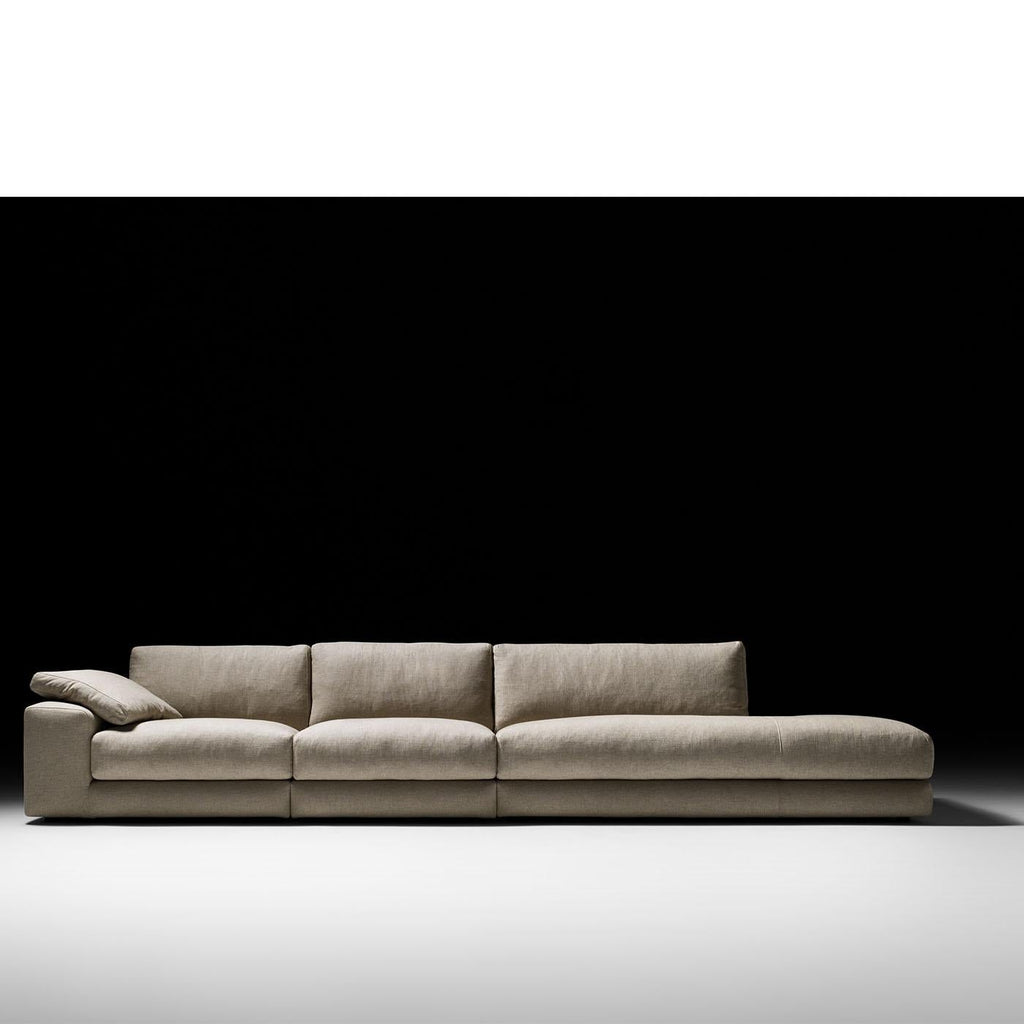 https://a.1stdibscdn.com/dante-modular-beige-sofa-for-sale-picture-2/f_17062/f_333111921678896259693/1676885690259_SRSSNY_0078_02_DANTE_master.jpg