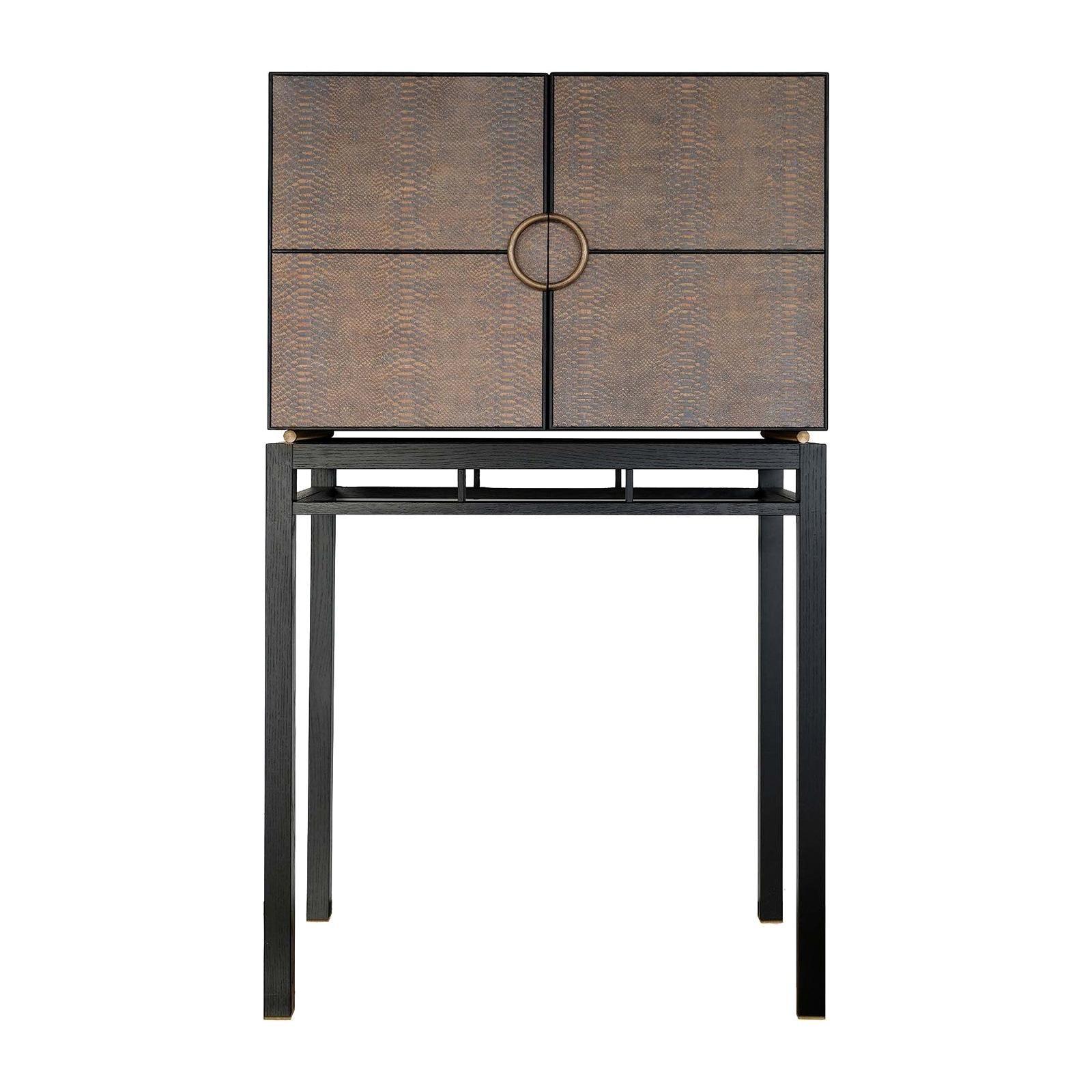 https://a.1stdibscdn.com/thea-bar-cabinet-for-sale/1121189/f_168009621573286702526/16800962_master.jpg