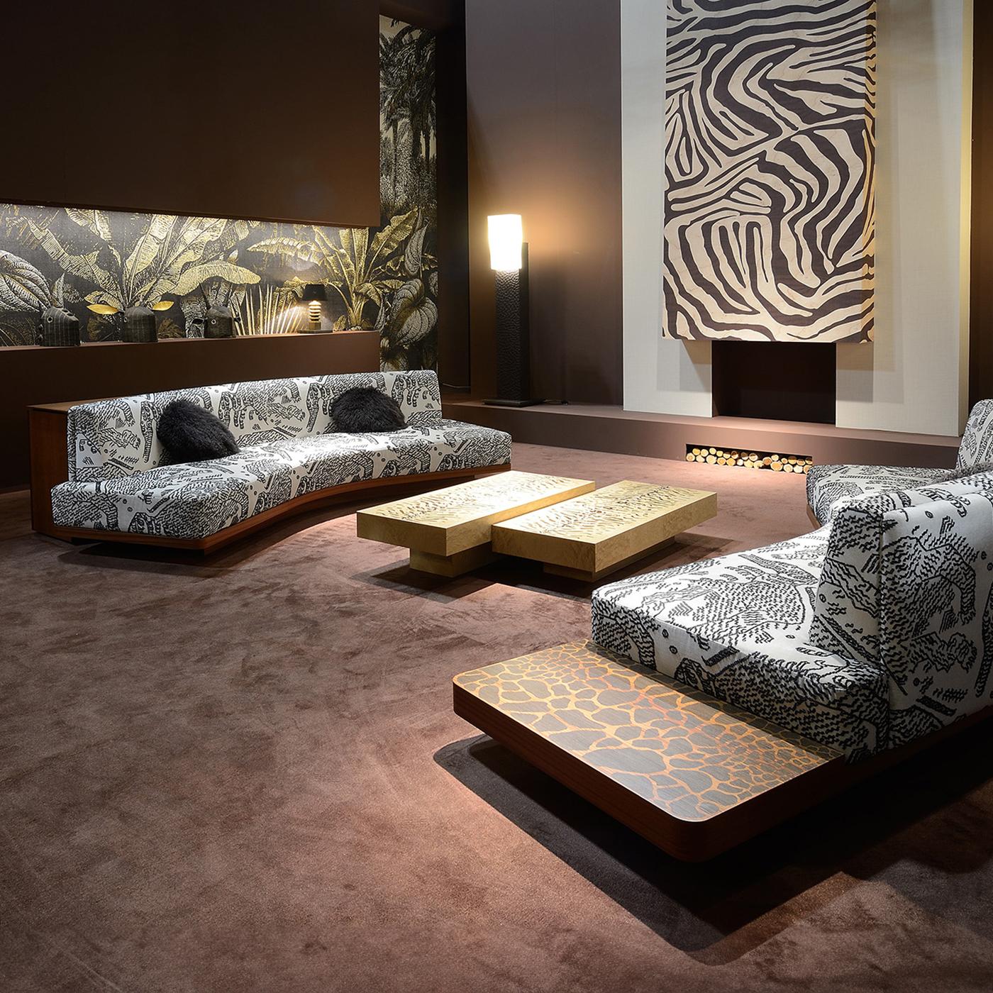 https://a.1stdibscdn.com/wild-side-sofa-for-sale-picture-2/f_17062/f_350103121688036348099/1686317074043_ASTMNY_0003_foto_208_master.jpg