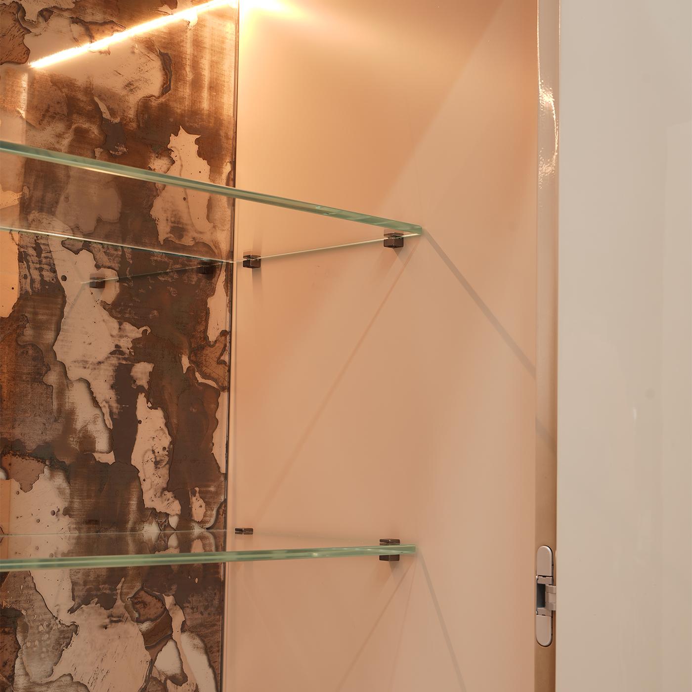 https://a.1stdibscdn.com/caleido-lacquered-bar-cabinet-for-sale-picture-6/f_17062/f_356136721691510626050/1688974586213_ASTMNY_0008_CAFEVR_055_2__master.jpg