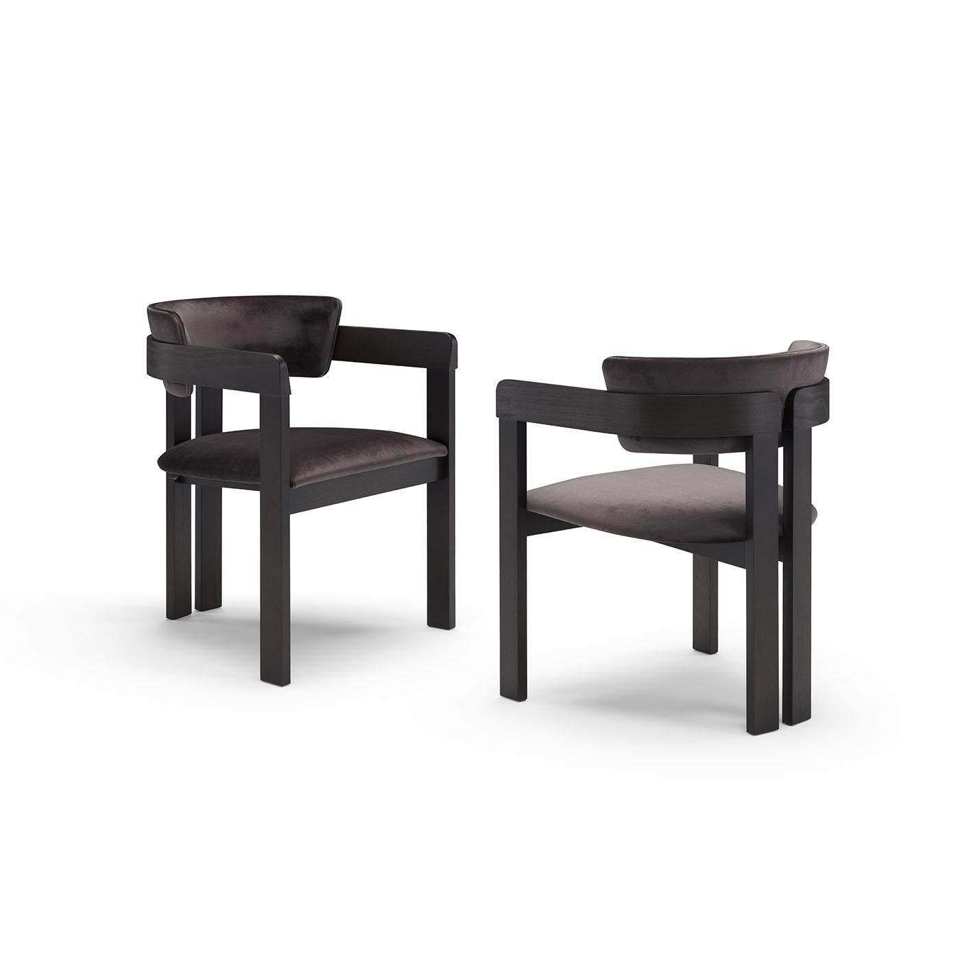https://a.1stdibscdn.com/ines-black-chair-for-sale-picture-2/f_17062/f_387468021709827630651/1698947516584_ARTSNY_0003_R9A4758_20copia_master.jpg