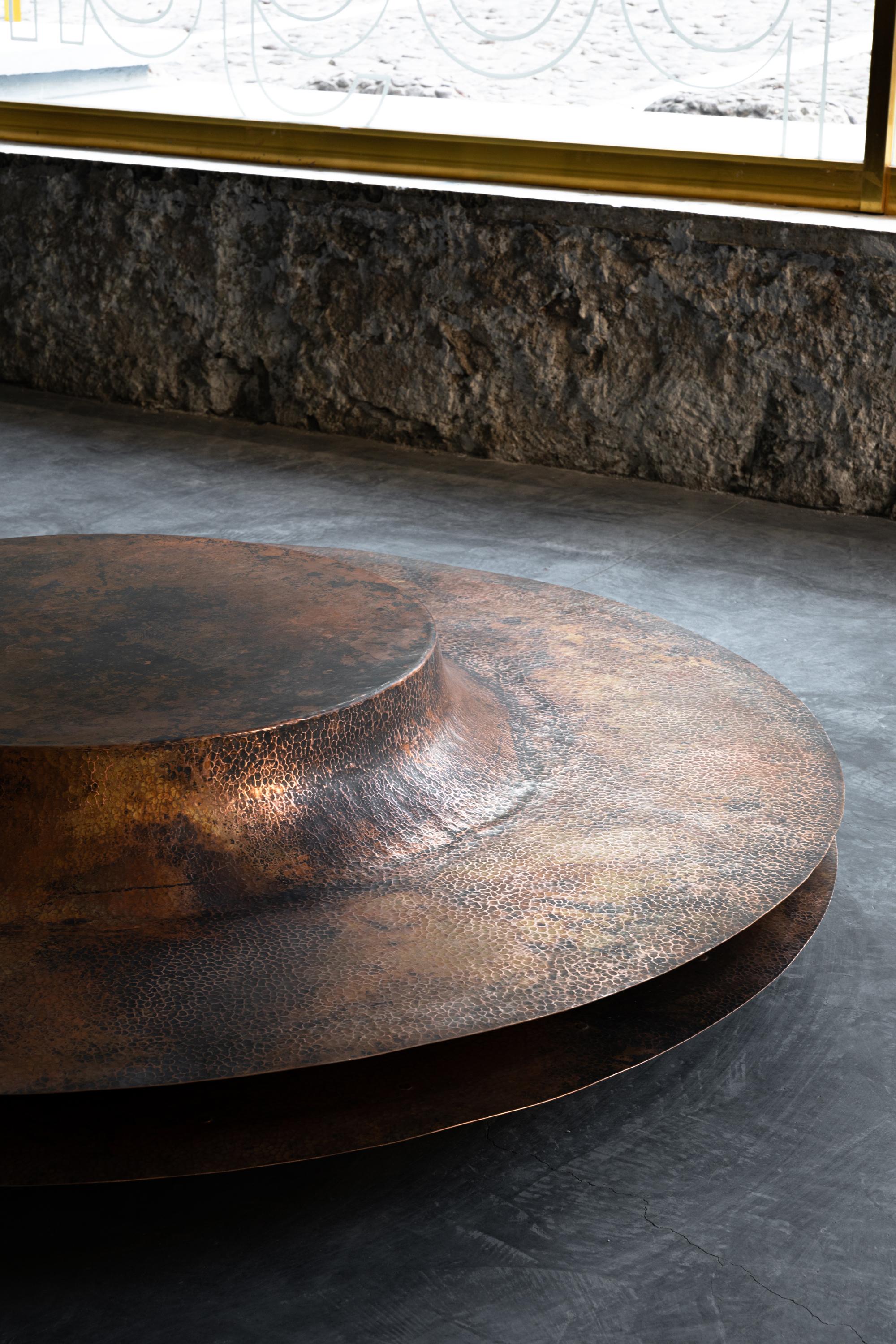 https://a.1stdibscdn.com/contemporary-mexican-obj-06-coffee-table-in-natural-copper-for-sale-picture-4/f_70152/f_476765721763970839164/16_ManuBano_master.jpg