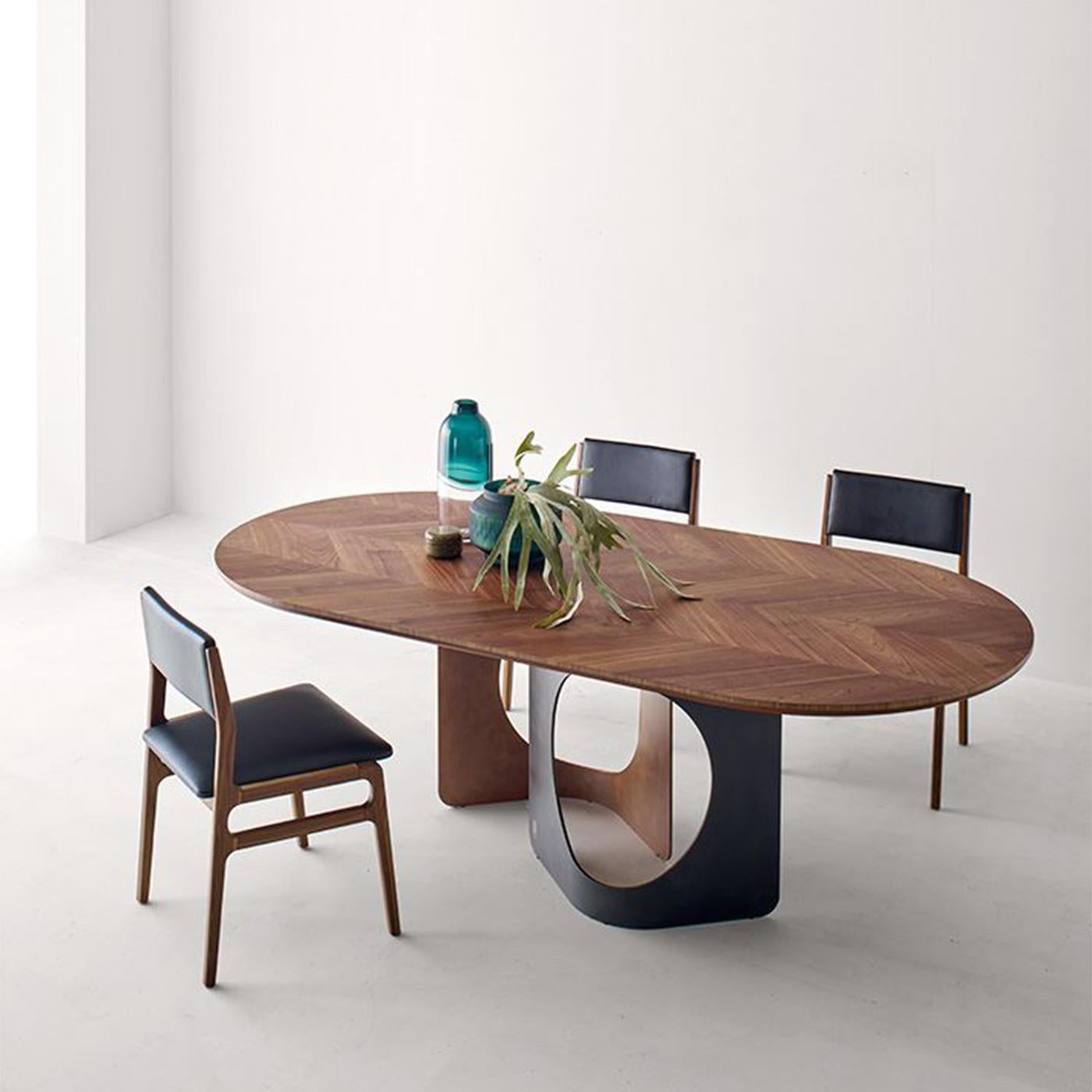 https://a.1stdibscdn.com/hole-dining-table-for-sale-picture-4/f_17062/f_384484621708100599441/1700150356416_MTTANY_0027_5_master.jpg