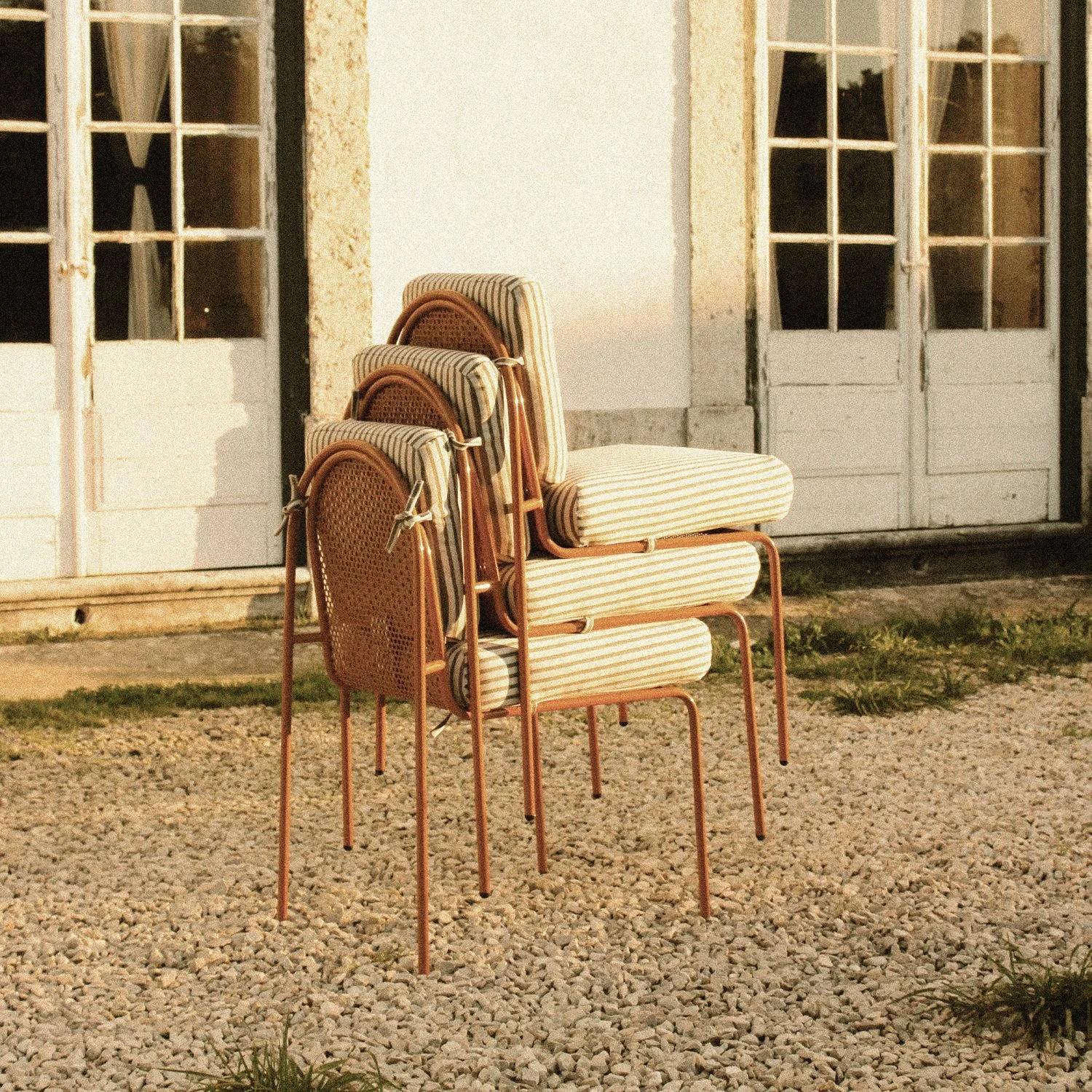 https://a.1stdibscdn.com/contemporary-riviera-chair-in-lacquered-salmon-metal-for-outdoors-for-sale-picture-8/f_40973/f_386545621709296184869/1707215842113_sgregrm_titulo_1_ezgif_com_webp_to_jpg_converter_master.jpg