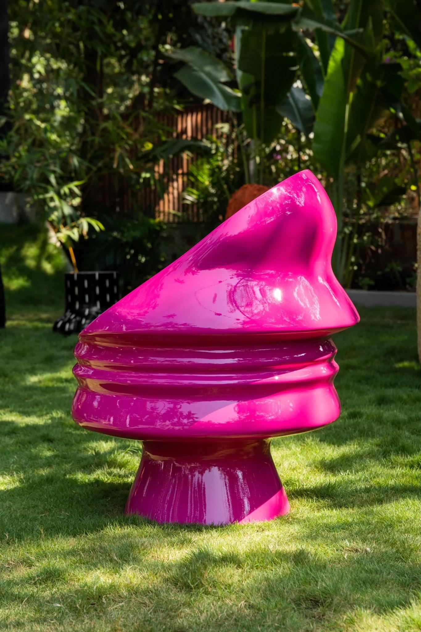 https://a.1stdibscdn.com/ego-chair-hot-pink-by-karim-rashid-for-scarlet-splendour-for-sale-picture-12/f_51482/f_313516121716544687954/1709275739_master.jpeg