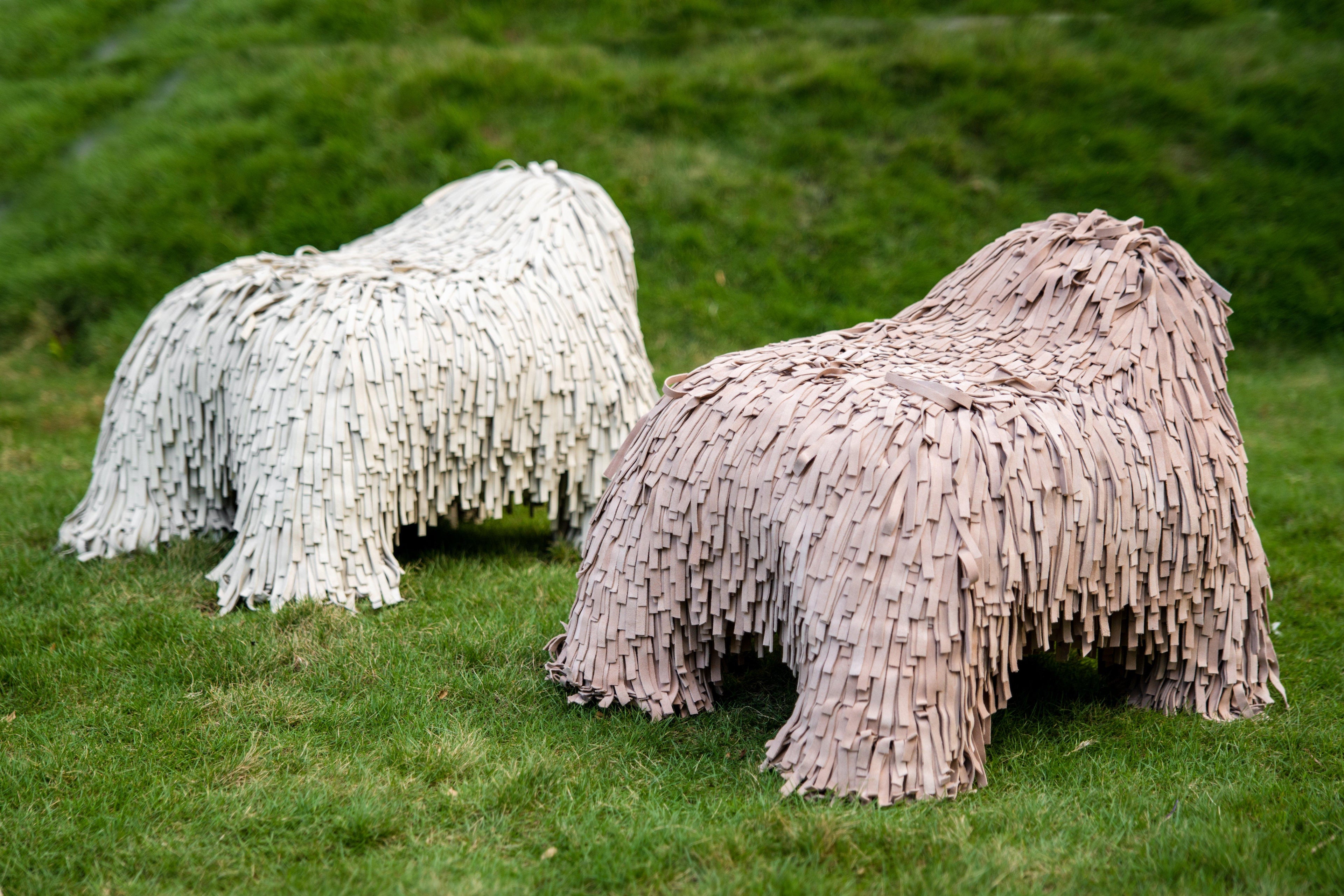 https://a.1stdibscdn.com/puppy-pouffe-with-real-green-leather-by-marcantonio-for-sale-picture-8/f_51482/f_256799321716542939147/1709306108_master.jpg