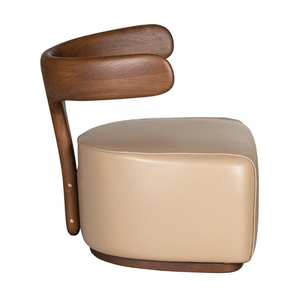 https://a.1stdibscdn.com/moby-dick-leather-covered-armchair-by-libero-rutilo-for-sale-picture-3/f_17062/f_452303321748525760964/1710943035805_MMAANY_0007_Moby_20Dick_203820F_283_29_master.jpg