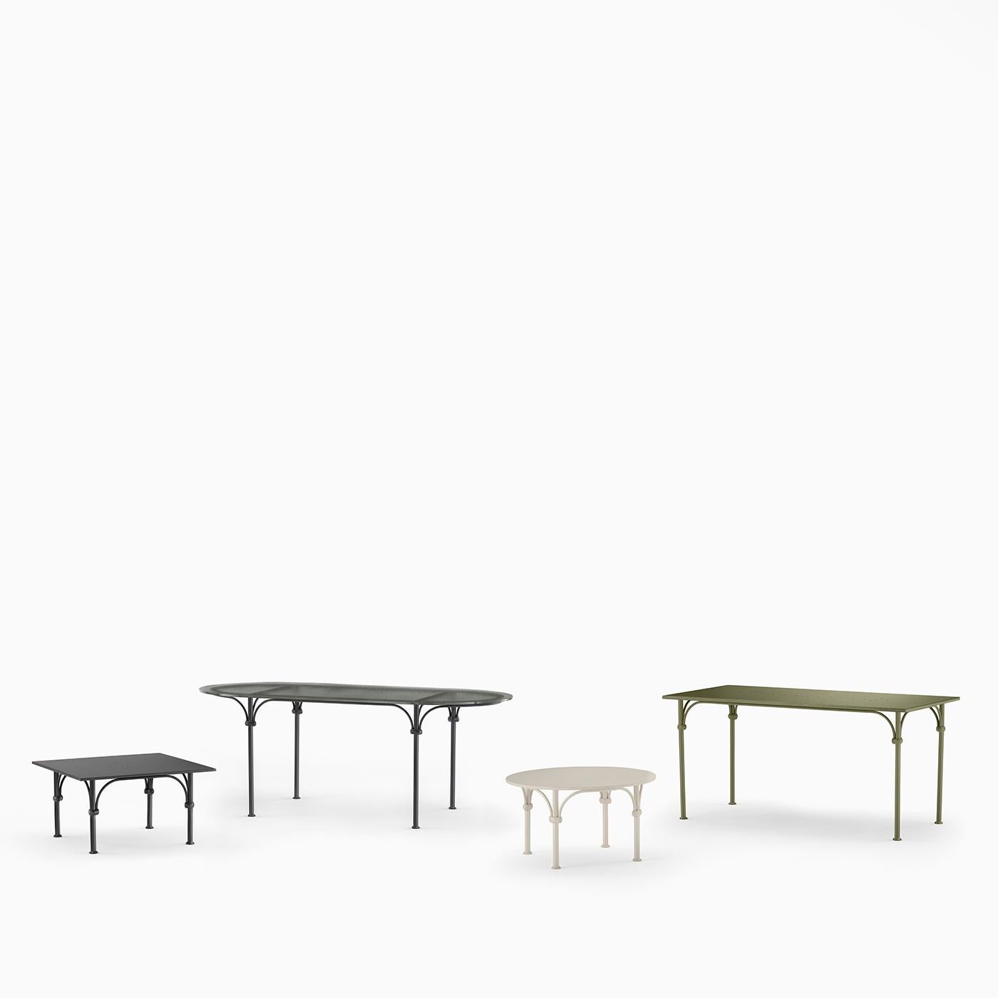 https://a.1stdibscdn.com/tavolario-wrought-iron-white-round-coffee-table-by-dante-negro-for-sale-picture-5/f_17062/f_443639321743690621809/1713361012040_AERENY_0036_Dante_20Negro_202022_09_M_1a_2a_master.jpg