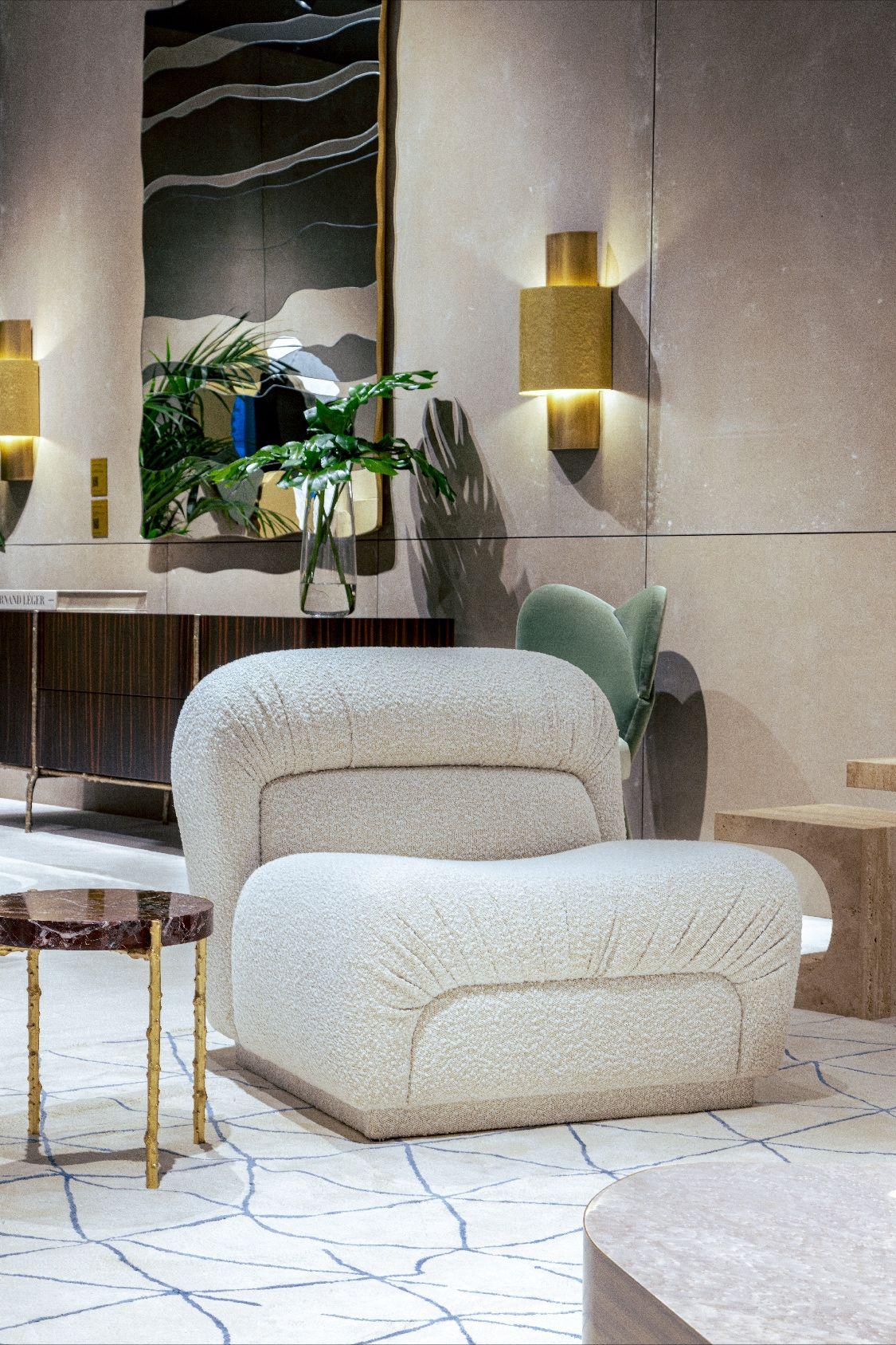 https://a.1stdibscdn.com/retro-style-armchair-with-curved-form-and-pleated-details-for-sale-picture-3/f_27693/f_397508621715879056238/1713469463733_master.jpeg