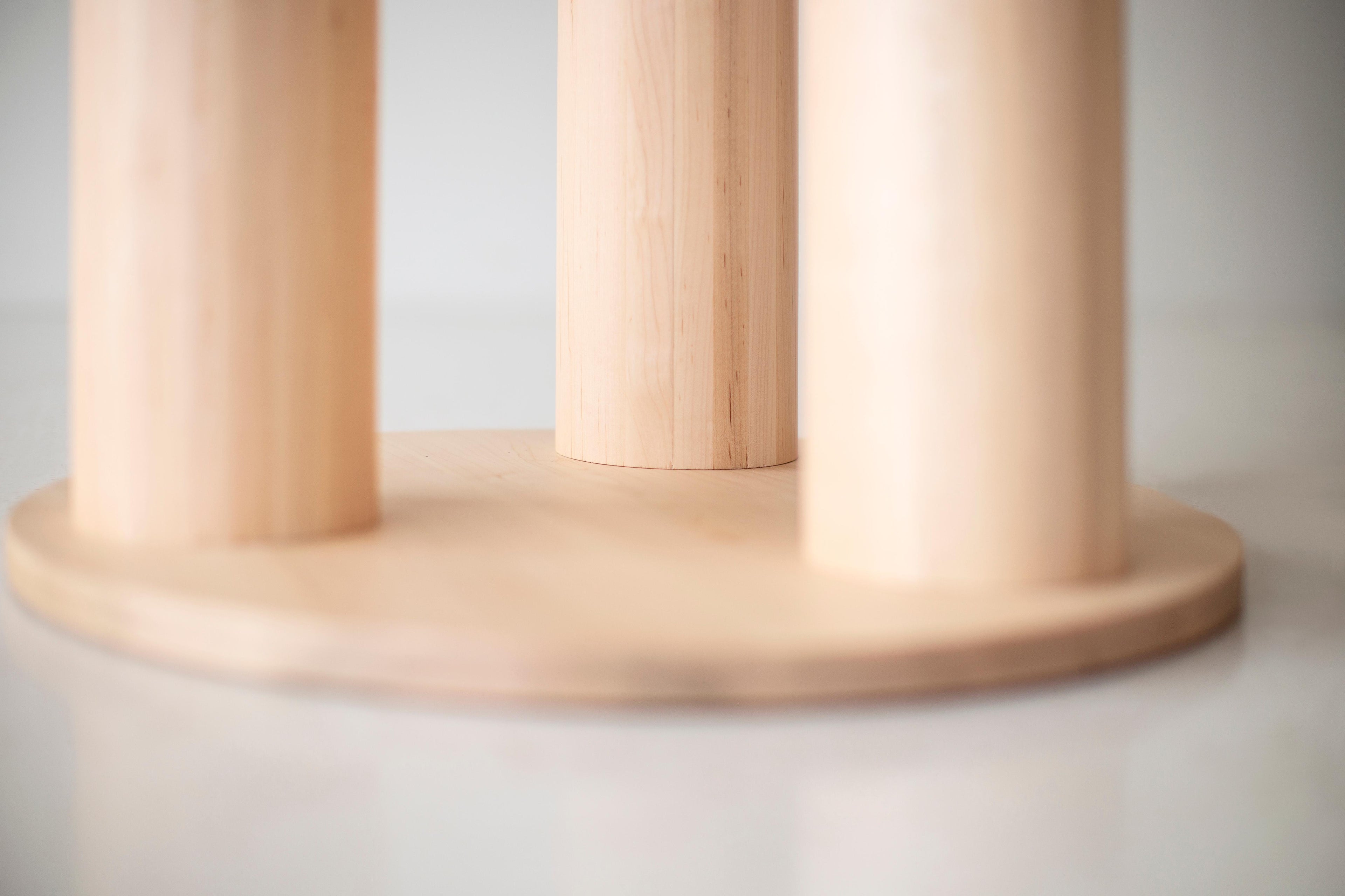 https://a.1stdibscdn.com/bertu-dining-table-modern-round-dining-table-dining-table-maple-cava-for-sale-picture-6/f_9720/f_359431921755625877864/17164591_modern_round_dining_table_91333273_master.jpg