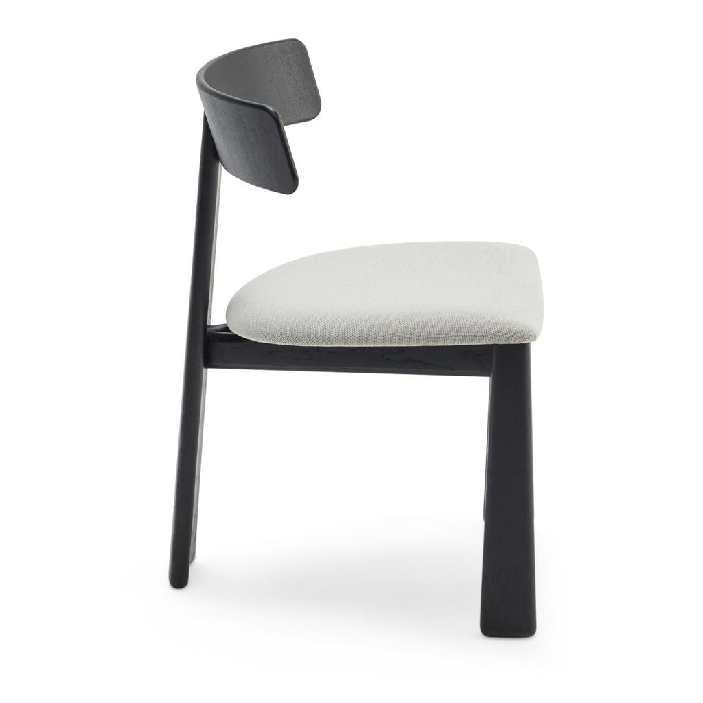 https://a.1stdibscdn.com/theo-black-chair-balutto-associati-design-for-sale-picture-4/f_17062/f_406842421721311008627/1719914092404_AMETNY_0006_LIVONI_THEO_0699_scaled_master.jpg