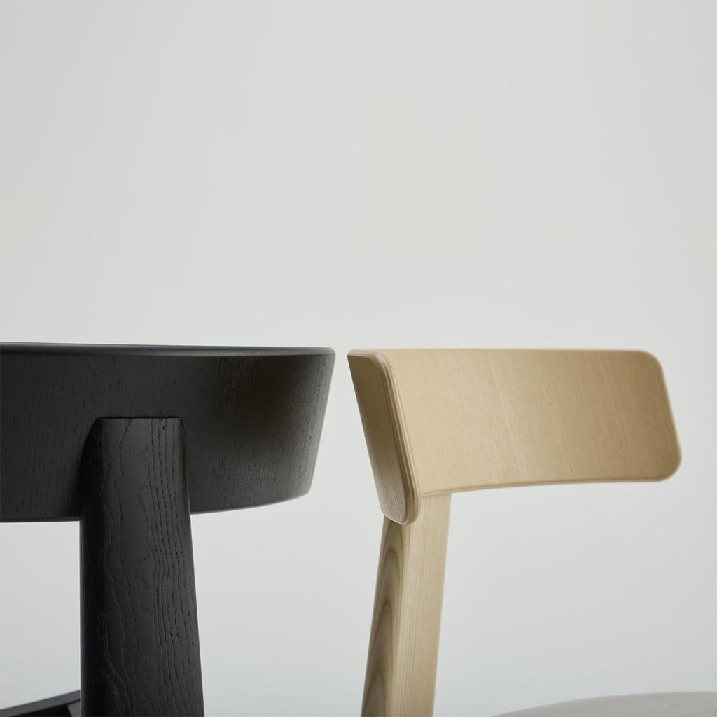 https://a.1stdibscdn.com/theo-black-chair-balutto-associati-design-for-sale-picture-5/f_17062/f_406842421721311008883/1719914104688_AMETNY_0004_LIVONI_THEO_0725_scaled_master.jpg
