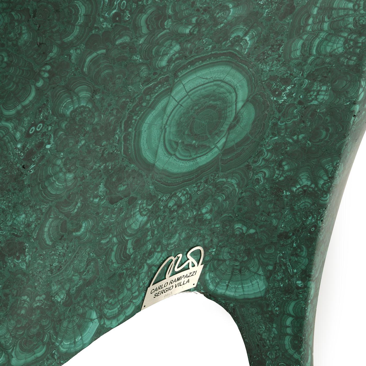 https://a.1stdibscdn.com/opus-malachite-armchair-by-carlo-rampazzi-for-sale-picture-4/f_17062/f_421165421730394115486/1721727427316_RTRMNY_0021_Dettaglio_20opus_20malachite_master.jpg