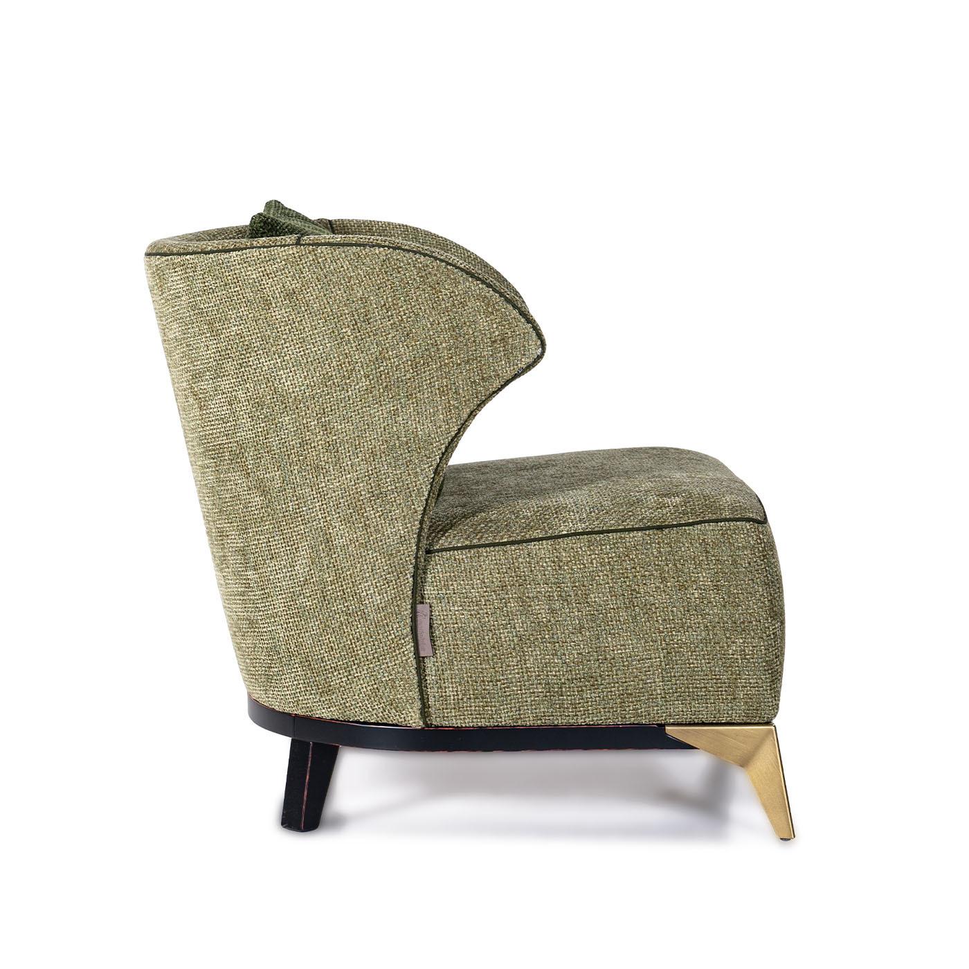 https://a.1stdibscdn.com/agostina-green-fabric-armchair-by-mantellassi-1926-for-sale-picture-4/f_17062/f_453075421749032530591/1739887029713_MATENY_0166_Copia_20di_20_DSC3291_master.jpg