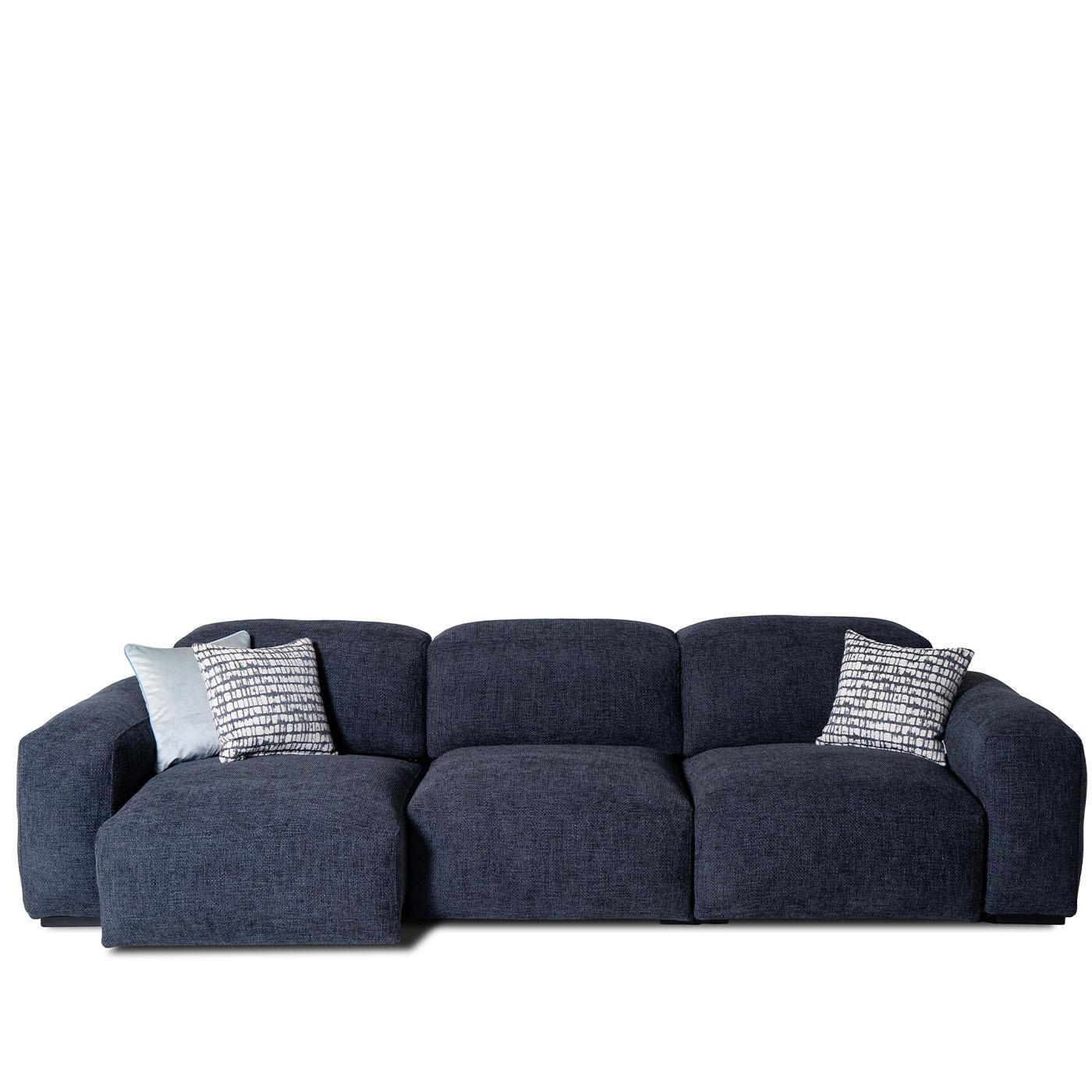 https://a.1stdibscdn.com/placido-blue-fabric-3-seater-sofa-by-mantellassi-1926-for-sale-picture-4/f_17062/f_453072321749031276994/1739888353160_MATENY_0019_Copia_20di_20Placido_20divano_203_20posti_20tessuto_20Axum_20blu_202_master.jpg