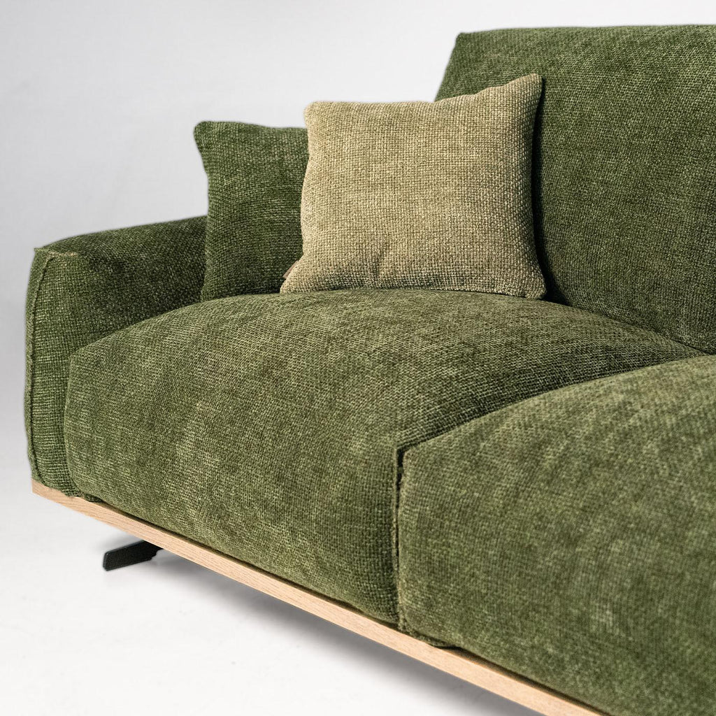 https://a.1stdibscdn.com/boboli-green-fabric-sofa-with-wooden-base-by-mantellassi-1926-for-sale-picture-4/f_17062/f_453074421749032089197/1739889397634_MATENY_0163_Copia_20di_20_DSC4042_master.jpg