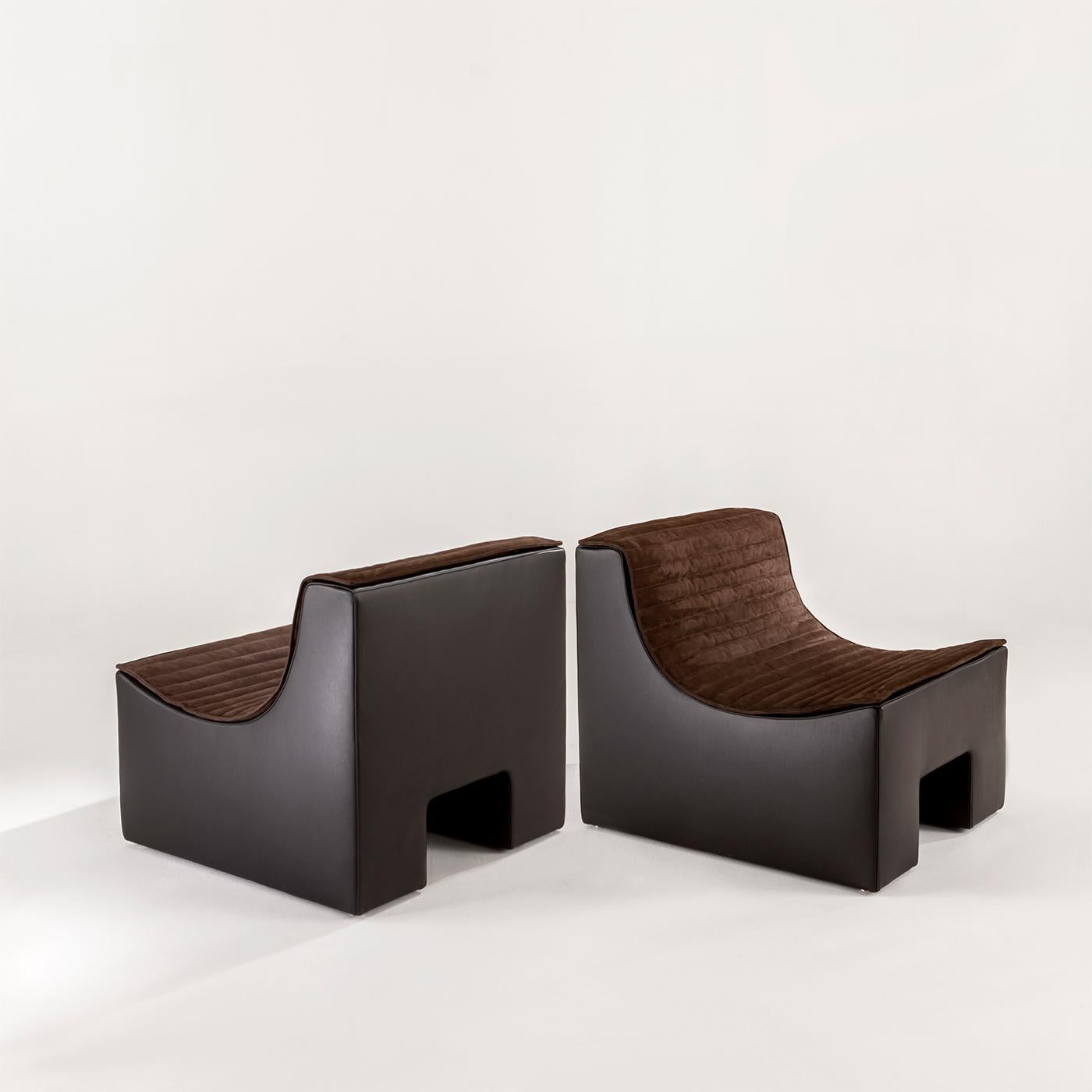 https://a.1stdibscdn.com/ollie-brown-leather-armchair-with-quilted-nubuck-cushion-by-laura-meroni-for-sale-picture-3/f_17062/f_453107121749044789225/1740493079917_MATENY_0082_laurameroni_ollie_modern_leather_armchair_03_master.jpg
