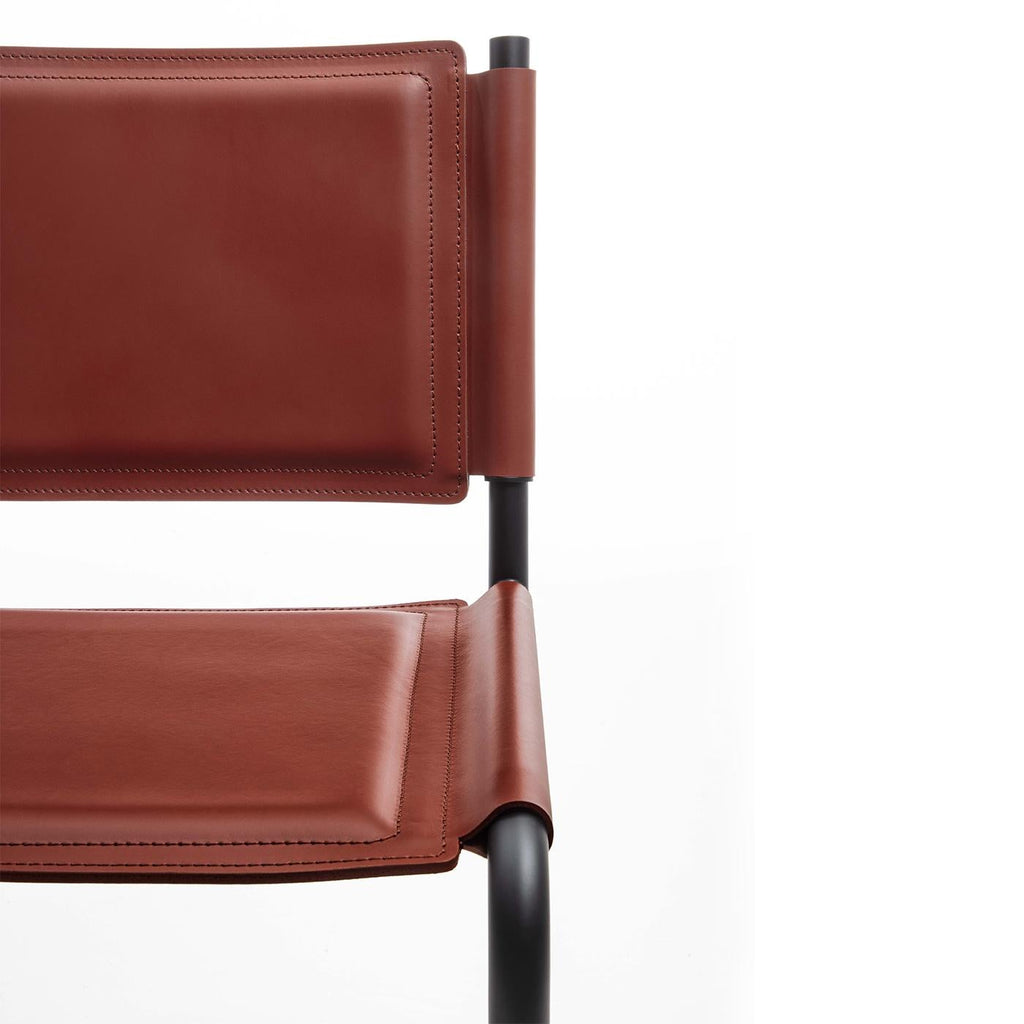 https://a.1stdibscdn.com/pris-red-leather-chair-by-enrico-pellizzoni-for-sale-picture-5/f_17062/f_451031921747734142135/1740994687641_ARTANY_0029_Pris_20_284_29_master.jpg