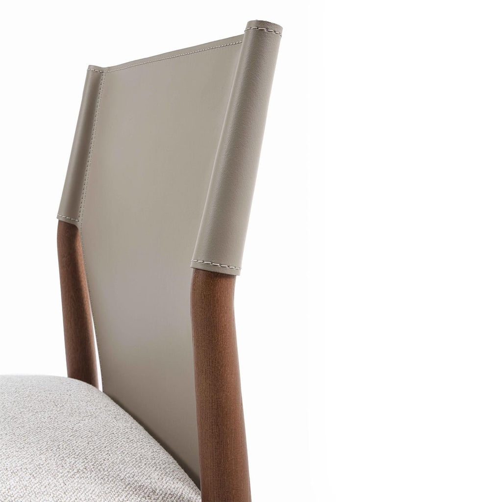 https://a.1stdibscdn.com/ledermann-beige-leather-chair-by-enrico-pellizzoni-for-sale-picture-4/f_17062/f_451031121747733737668/1740996221985_ARTANY_0054_Ledermann_20chair_20padded_20_285_29_master.jpg