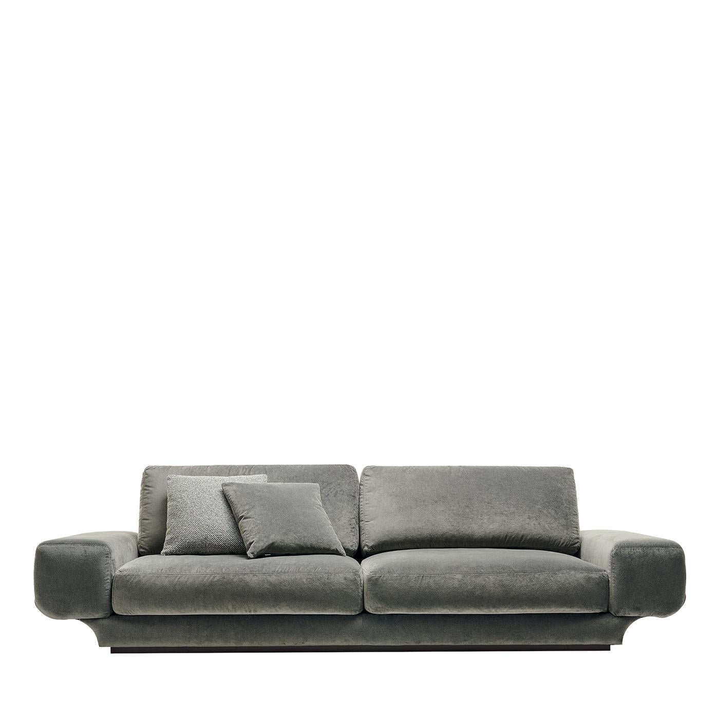 https://a.1stdibscdn.com/milo-gray-fabric-with-aluminum-details-3-seater-sofa-by-zanaboni-for-sale-picture-6/f_17062/f_450905621747664625242/1742299260151_STTRNY_0000_0000_MILO_20_284_29_master.jpg