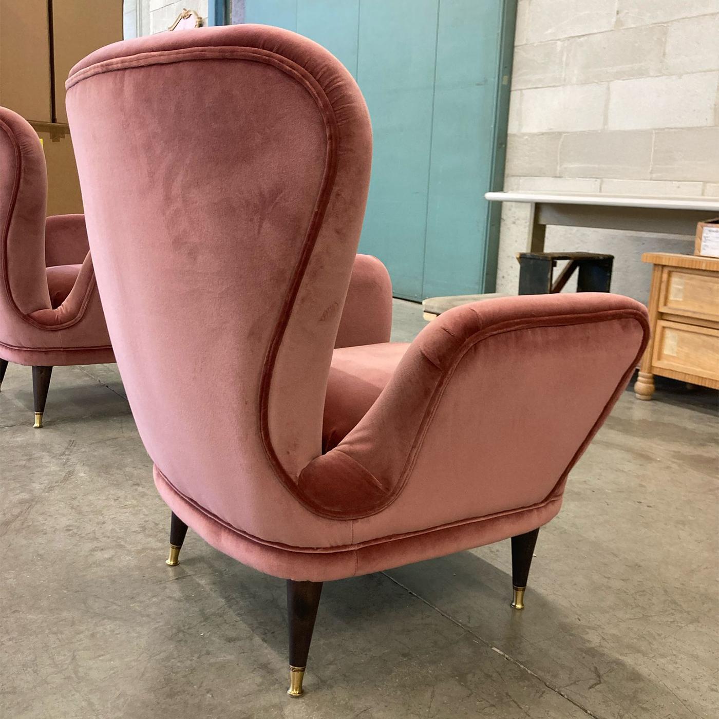 https://a.1stdibscdn.com/piera-upholstered-pink-velvet-armchair-by-fratelli-boffi-for-sale-picture-3/f_17062/f_448064321745916966950/1742488426343_ARTSNY_SITE_0002_Immagine_20WhatsApp_202025_03_19_20ore_2010_45_02_7e7712cc_20_281_29_20_281_29_master.jpg