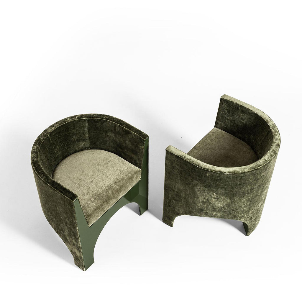 https://a.1stdibscdn.com/volta-curve-green-velvet-chair-by-storagemilano-for-sale-picture-5/f_17062/f_453054321749023310356/1745918242783_RSAMNY_0001_Volta_2_master.jpg