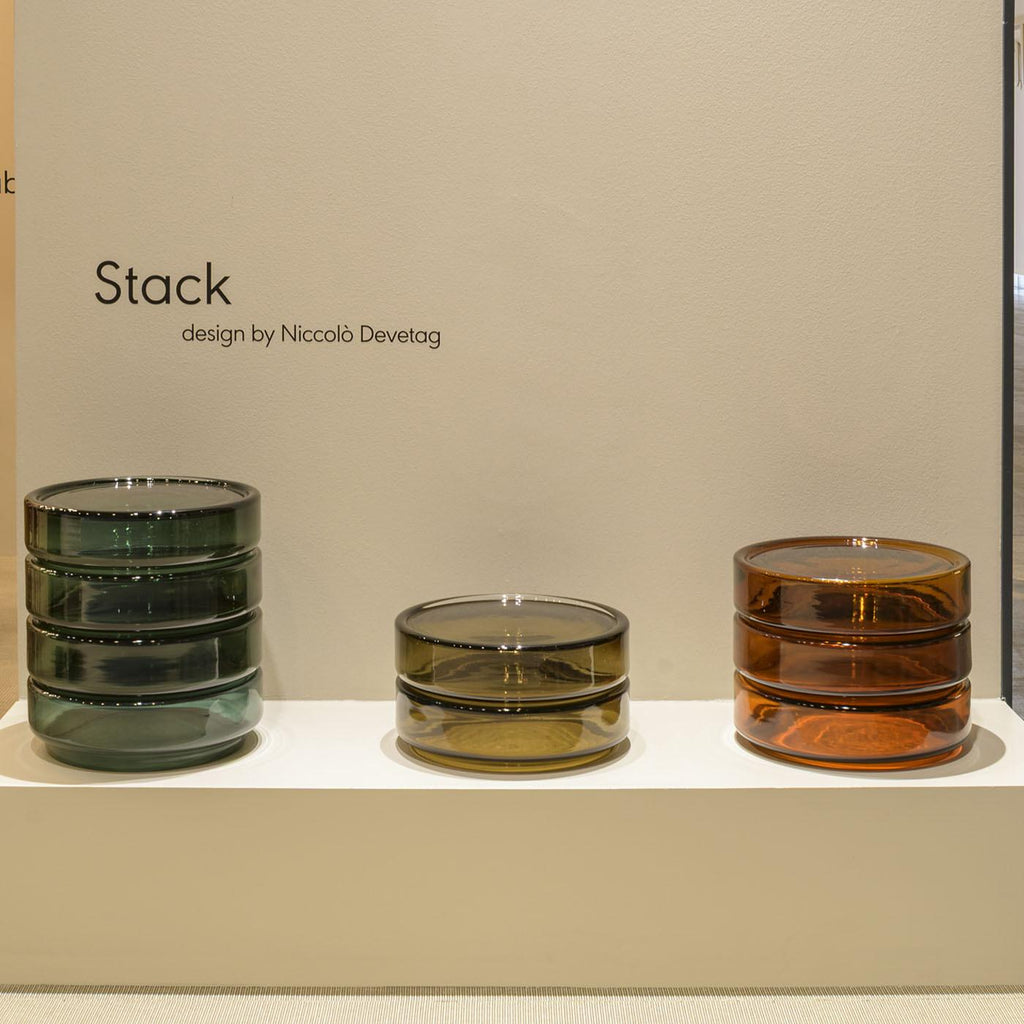 https://a.1stdibscdn.com/set-of-3-stack-880-amber-glass-modular-coffee-table-by-niccolo-devetag-for-sale-picture-5/f_17062/f_451992621748349673664/1746177060992_RMMMNY_0021_Billiani_Salone_202025_7153_master.jpg