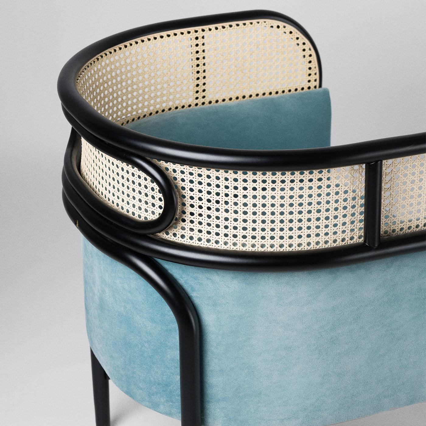https://a.1stdibscdn.com/targa-petit-light-blue-velvet-armchair-for-sale-picture-3/f_17062/f_470698721760620894212/1748516139495_STTRNY_0009_TargaPetitbyGamFratei_5__master.jpg