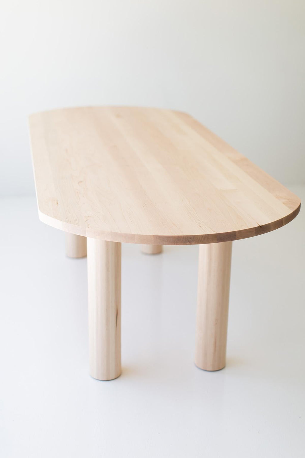 https://a.1stdibscdn.com/cava-modern-oval-dining-table-for-sale-picture-8/f_9720/f_359458521693930273401/17486102_modern_oval_dining_table_65740789_master.jpg
