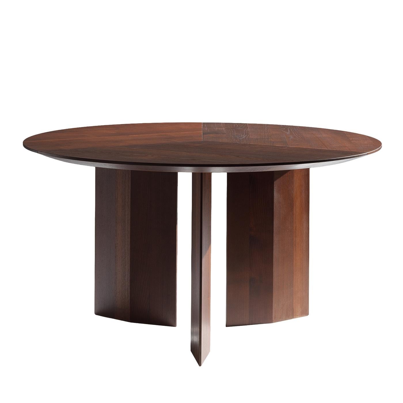 https://a.1stdibscdn.com/praia-round-140-wood-dining-table-by-albedo-for-sale-picture-5/f_17062/f_454997221750231543868/1749044602196_AAMRNY_0006_0008_Albedo_2025_0258_master.jpg